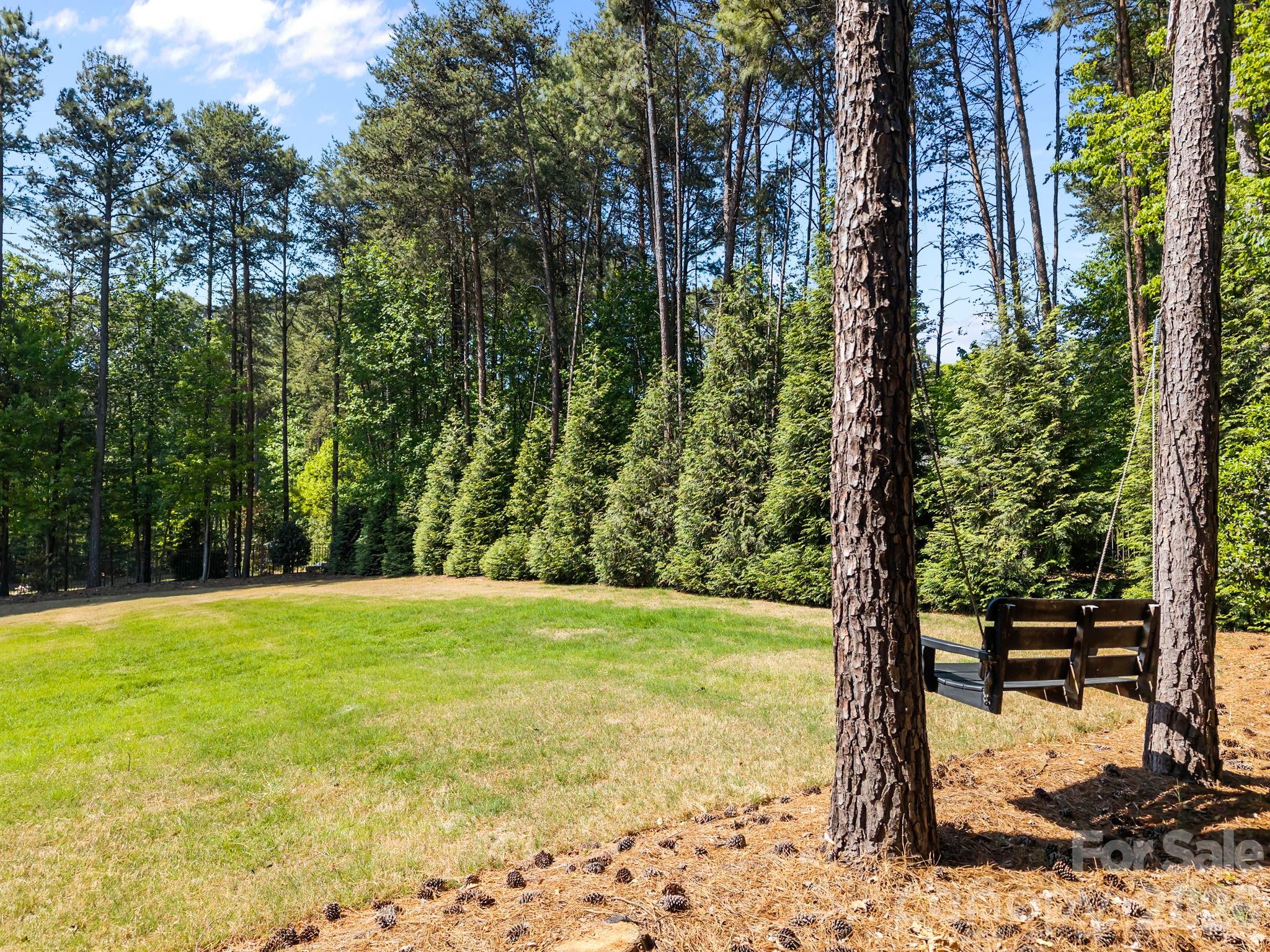 320 Barber Loop — Mooresville