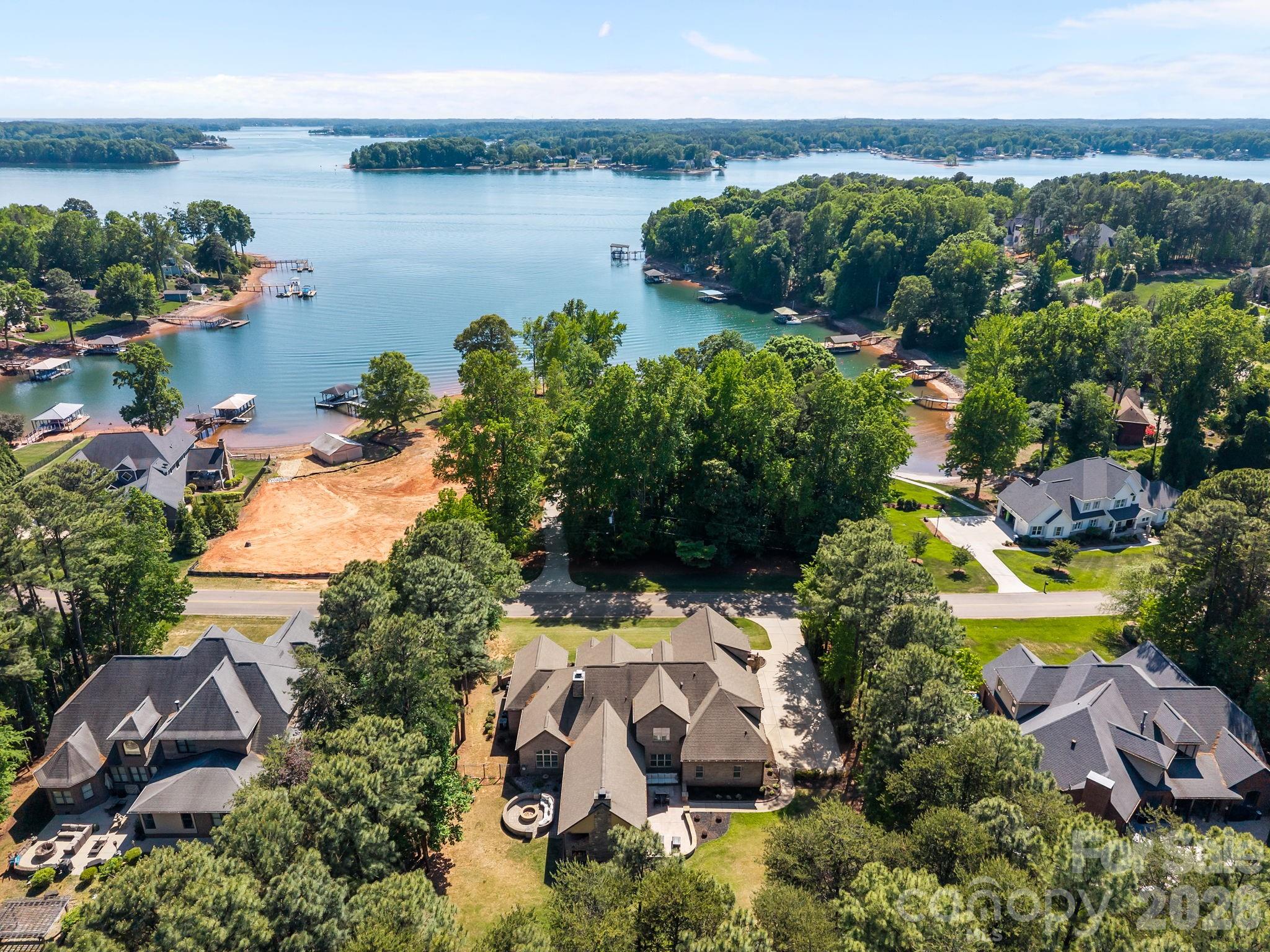 320 Barber Loop — Mooresville