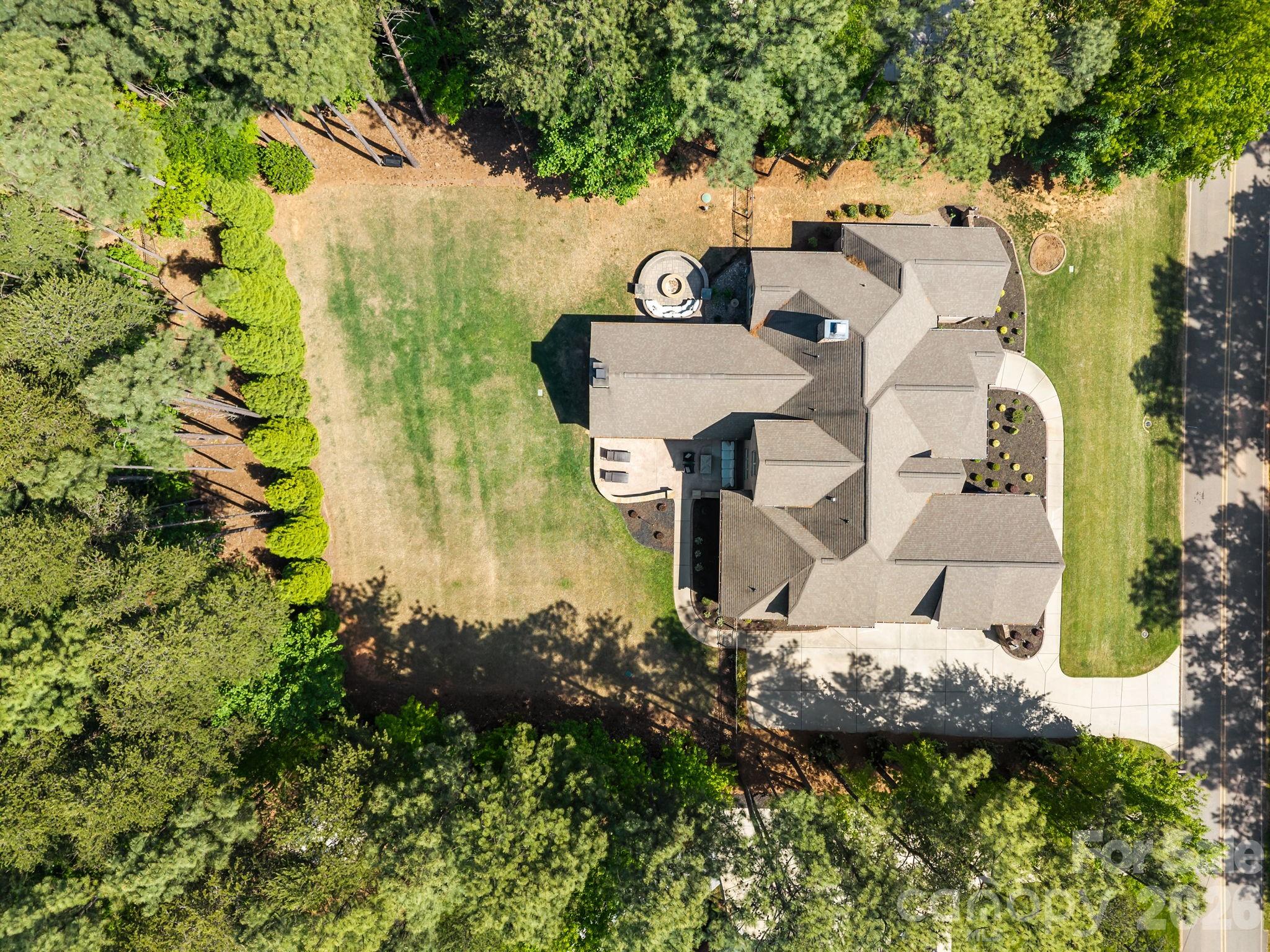 320 Barber Loop — Mooresville
