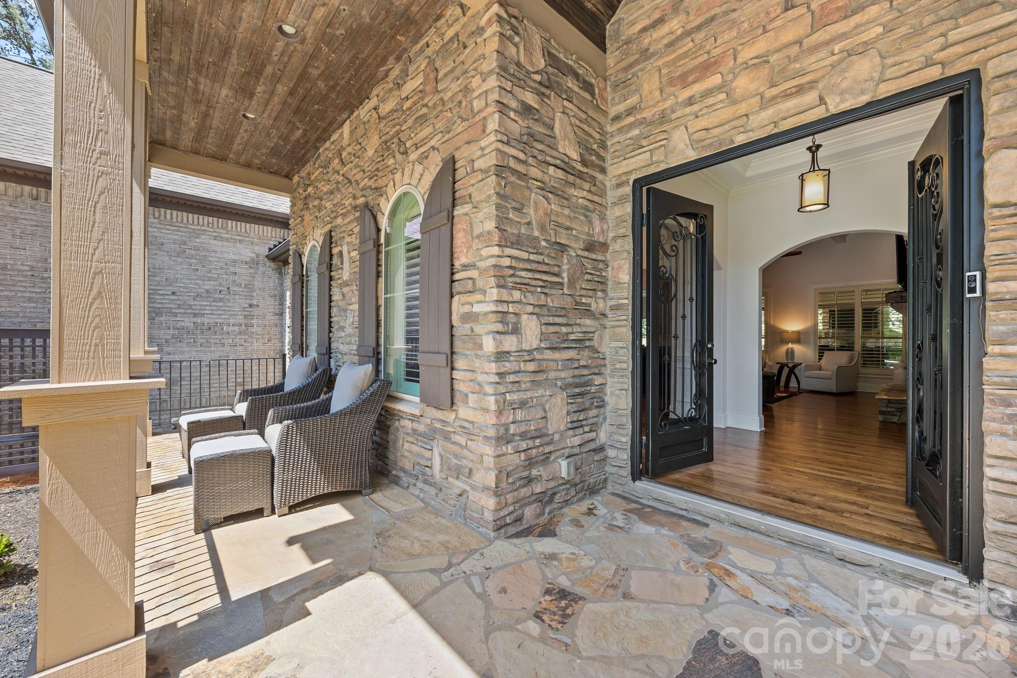 320 Barber Loop — Mooresville