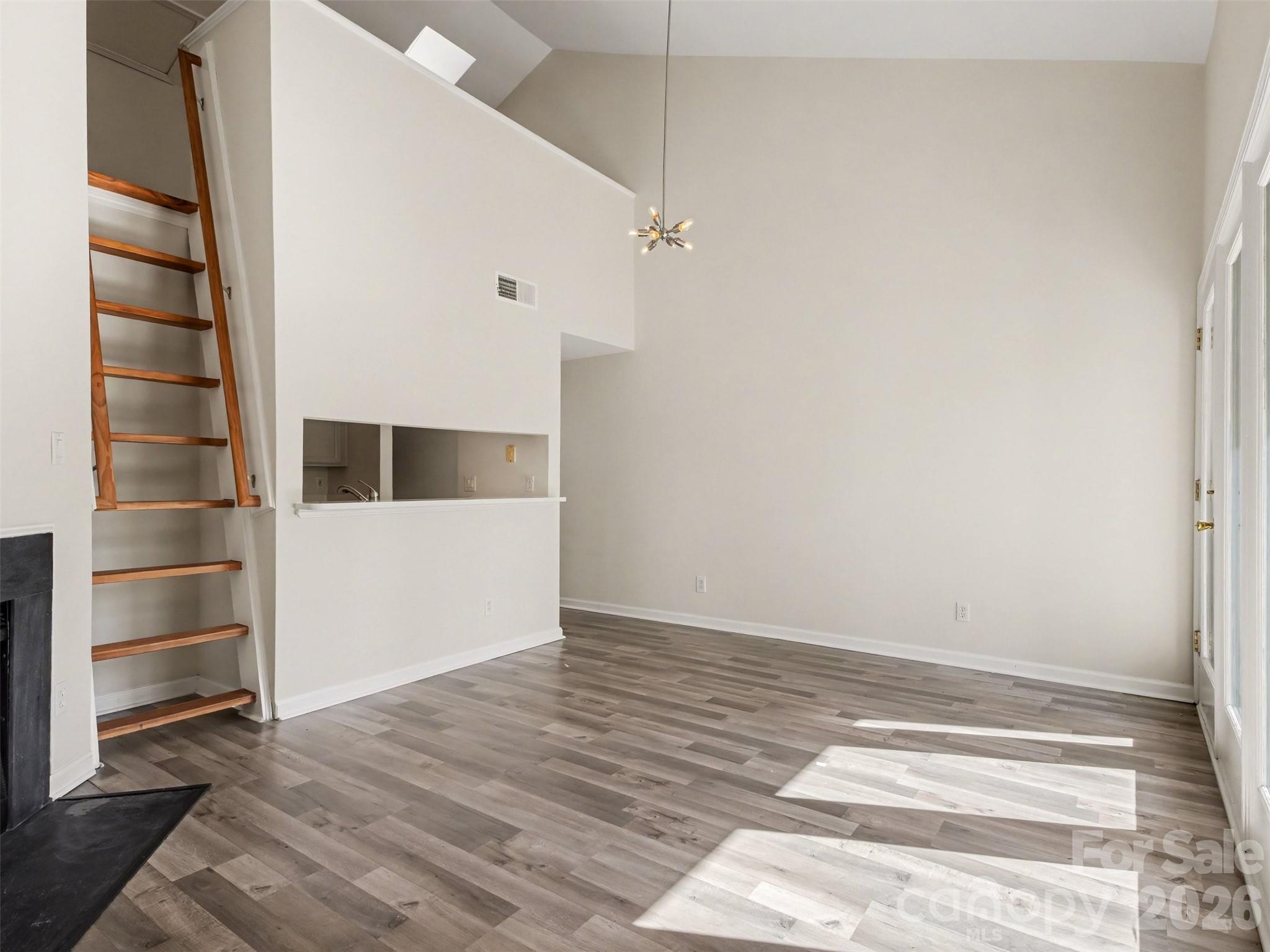 306 S Cedar Street #10 — Charlotte