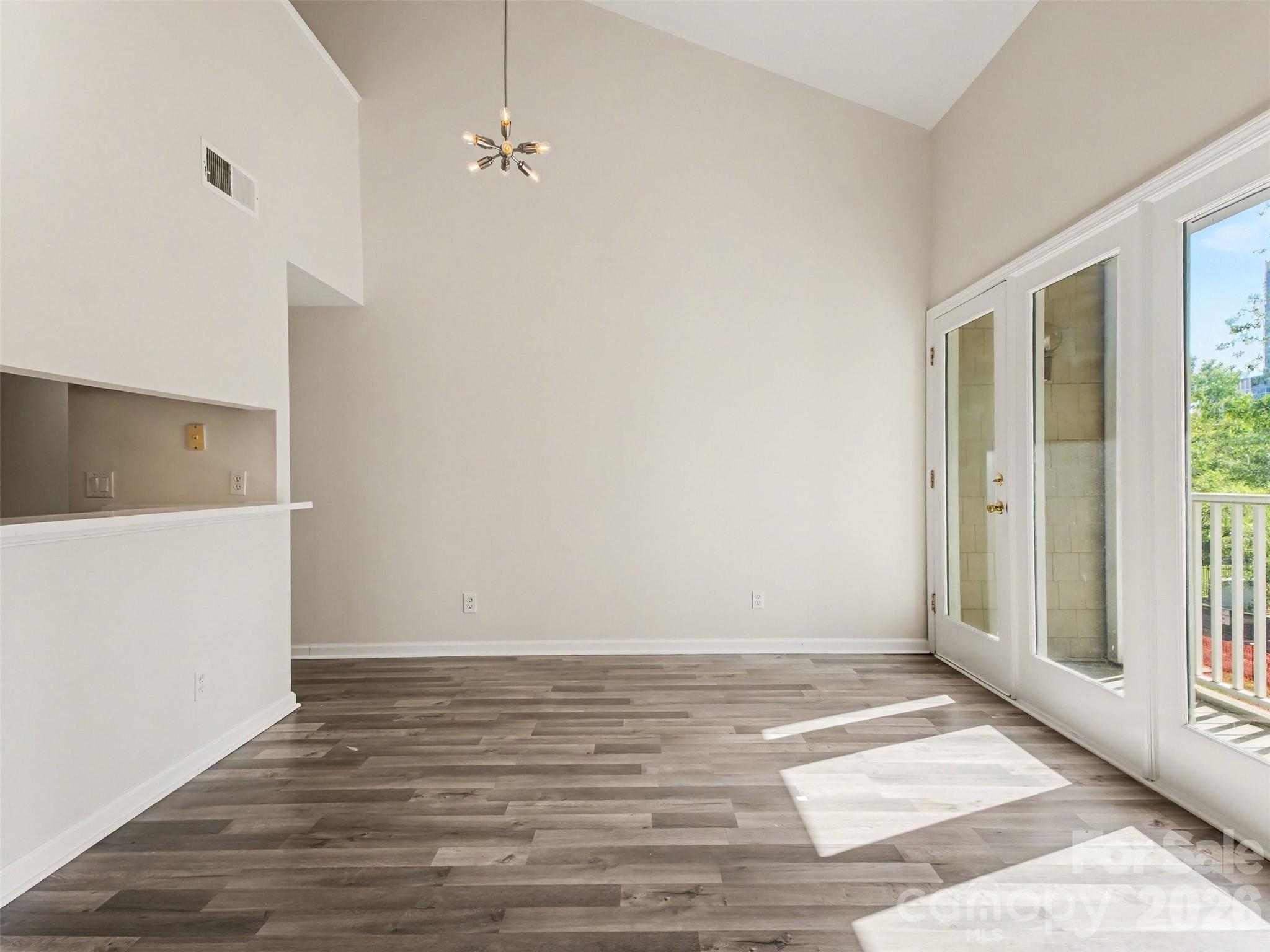 306 S Cedar Street #10 — Charlotte