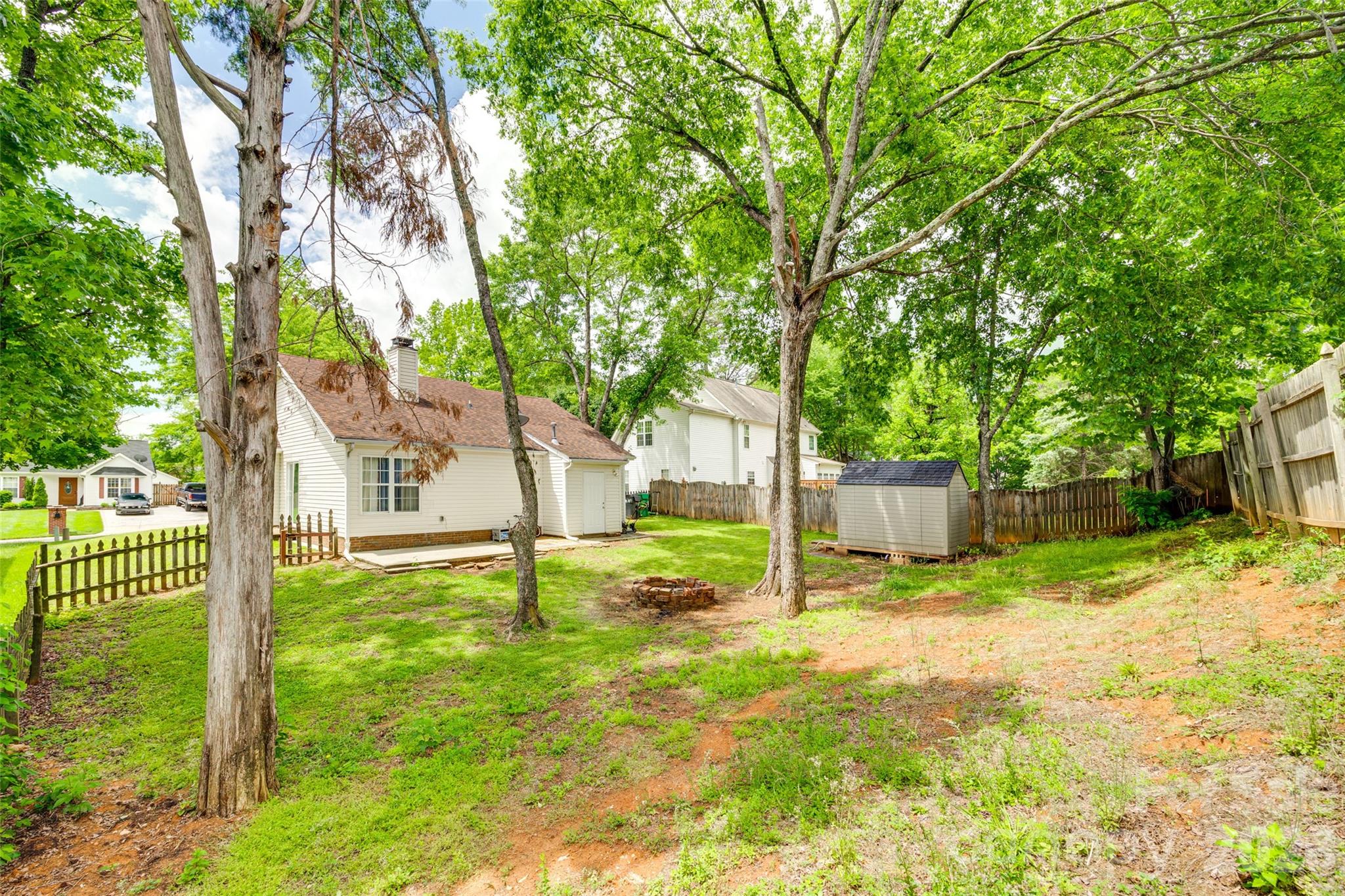 7442 Crestside Lane — Charlotte