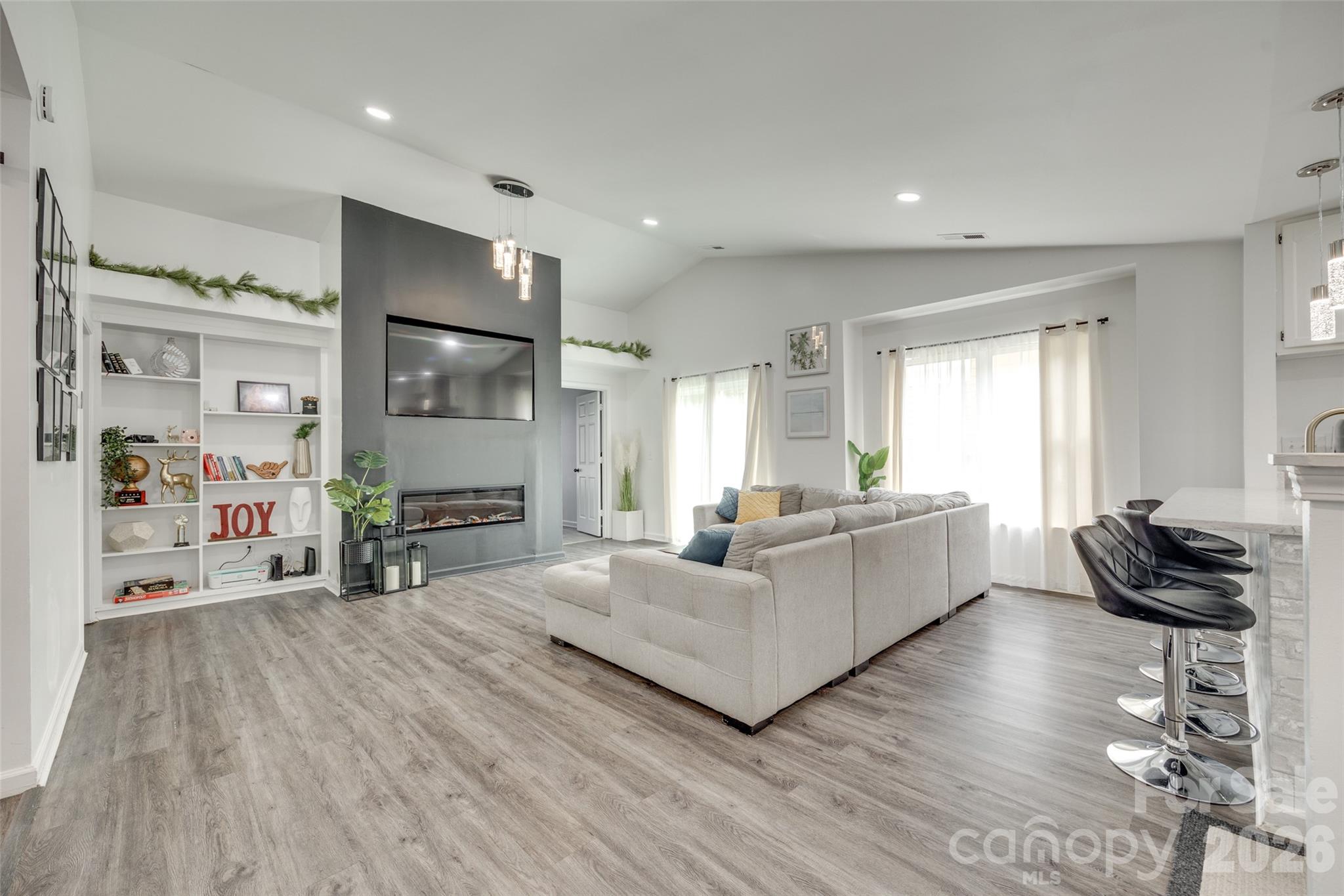 7442 Crestside Lane — Charlotte