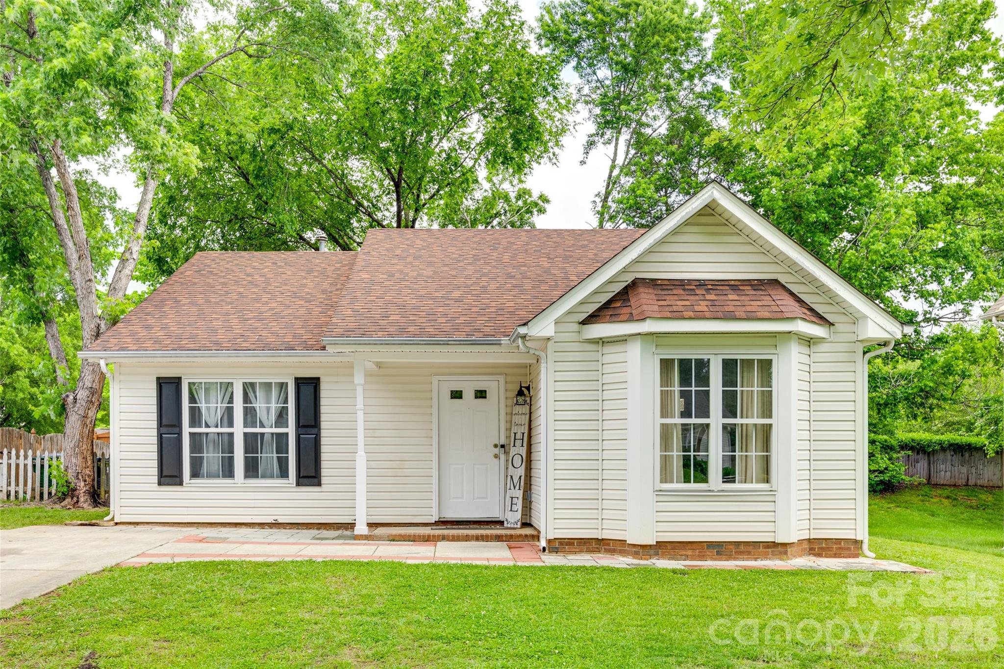 7442 Crestside Lane — Charlotte