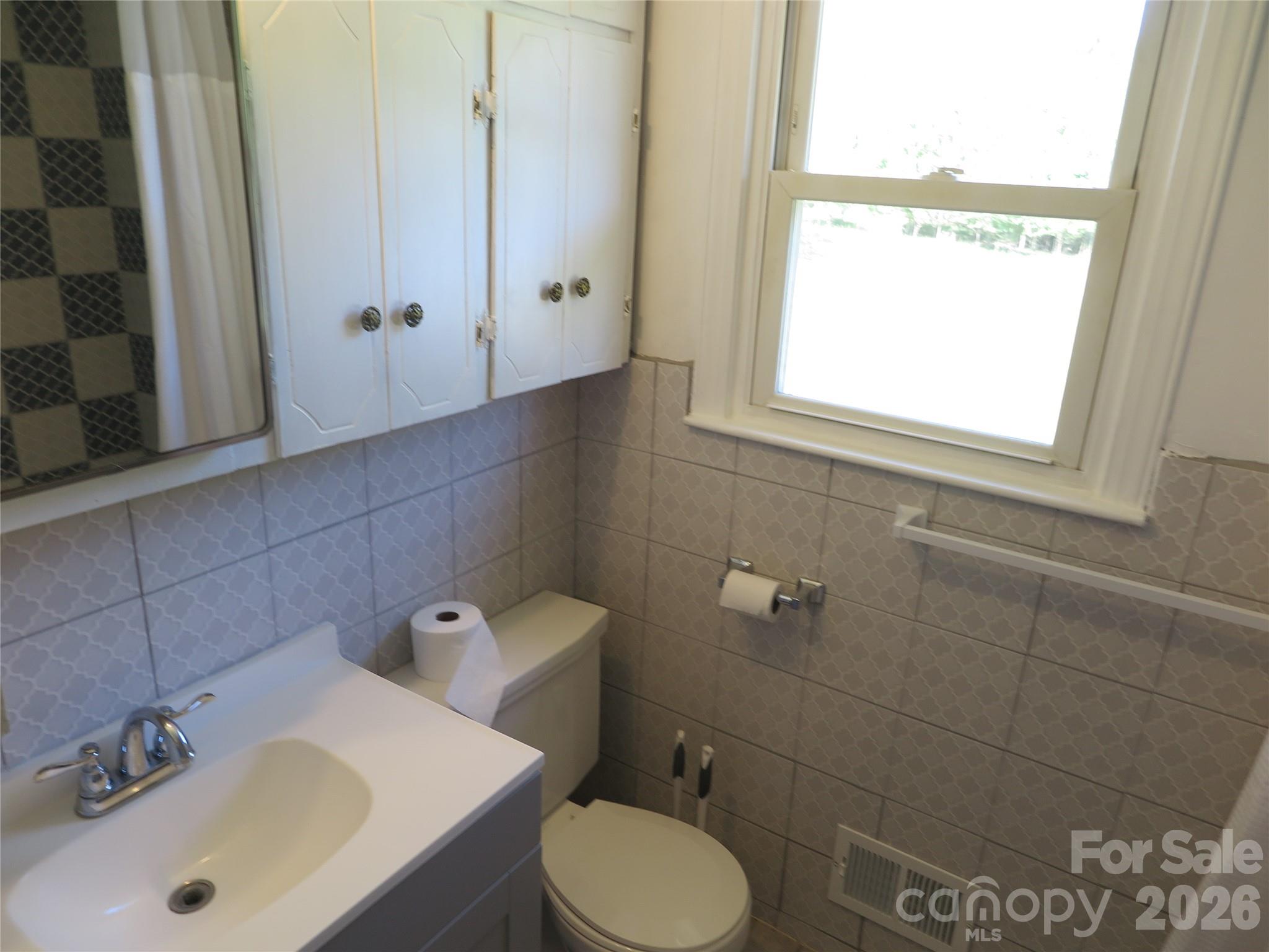2406 Easton Drive — Shelby