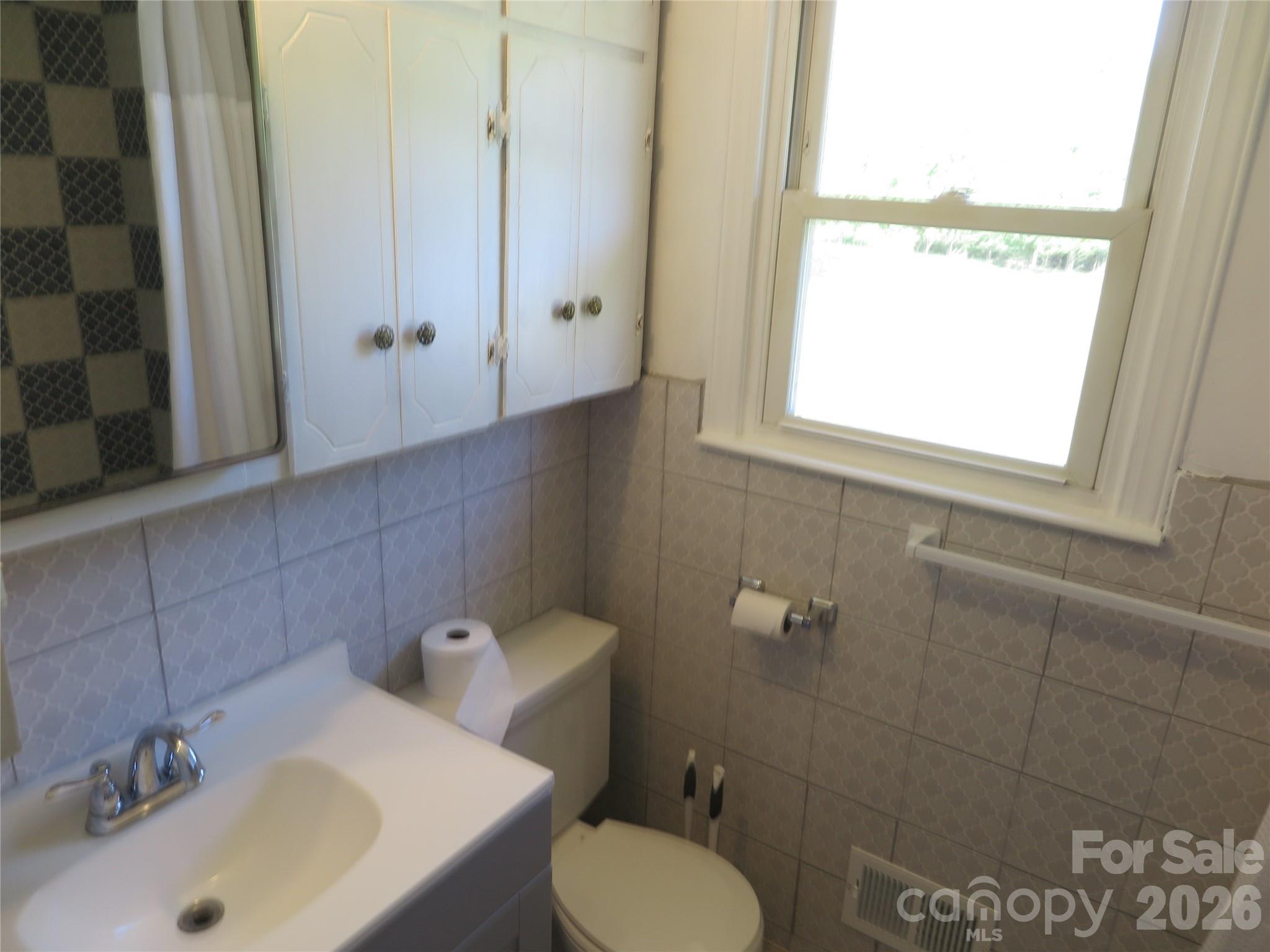 2406 Easton Drive — Shelby