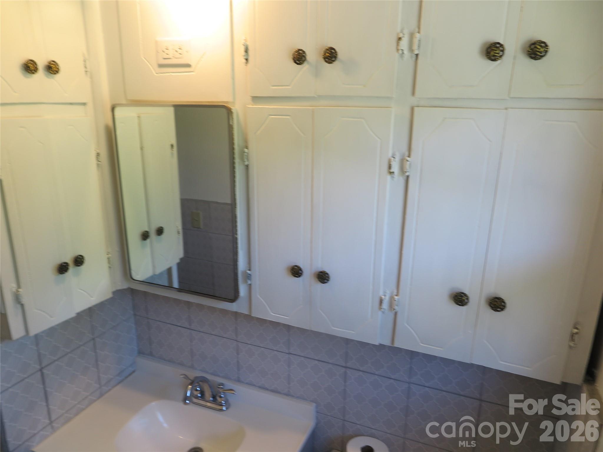 2406 Easton Drive — Shelby