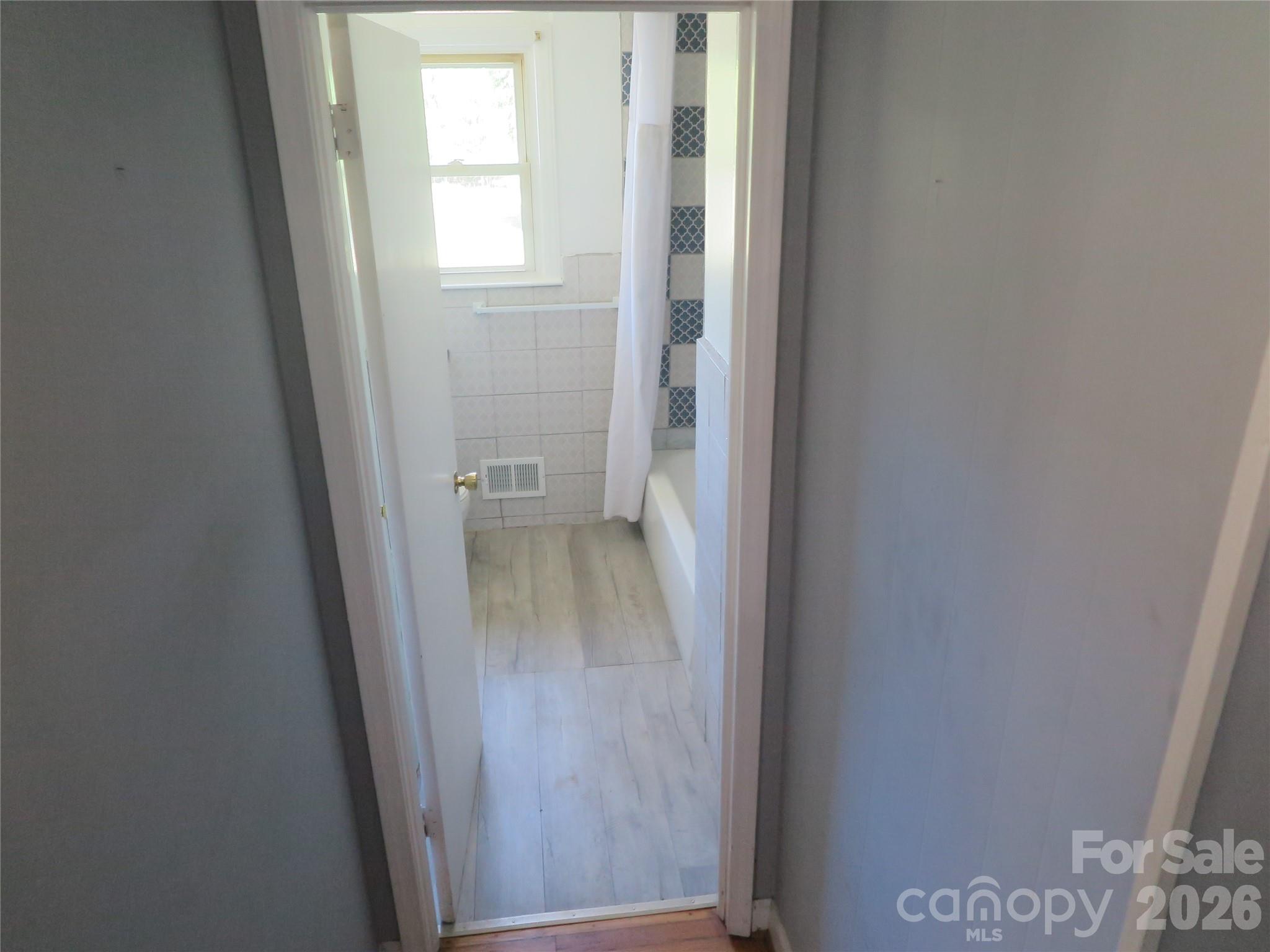 2406 Easton Drive — Shelby