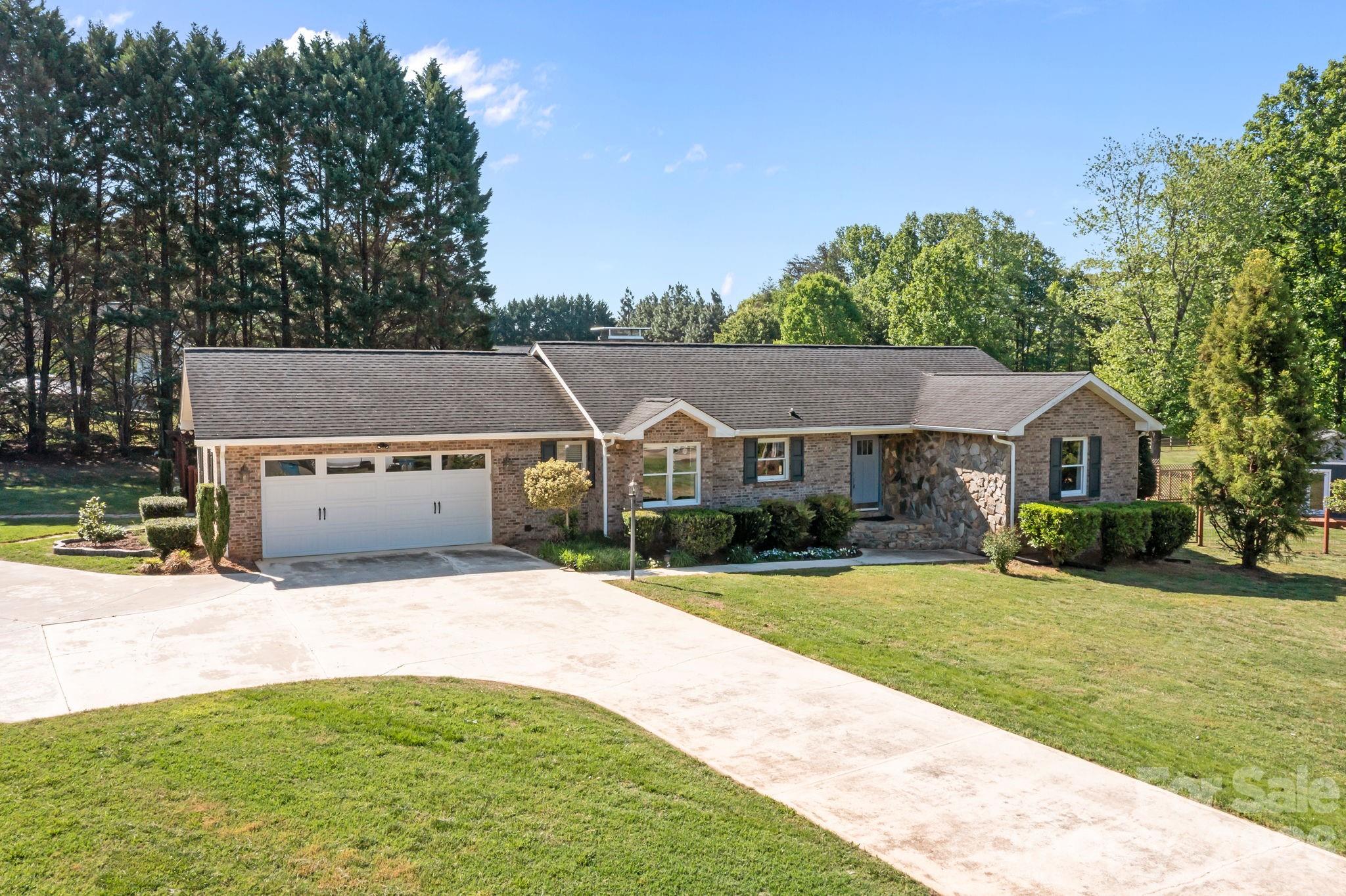 3030 Lydia Lane — Newton