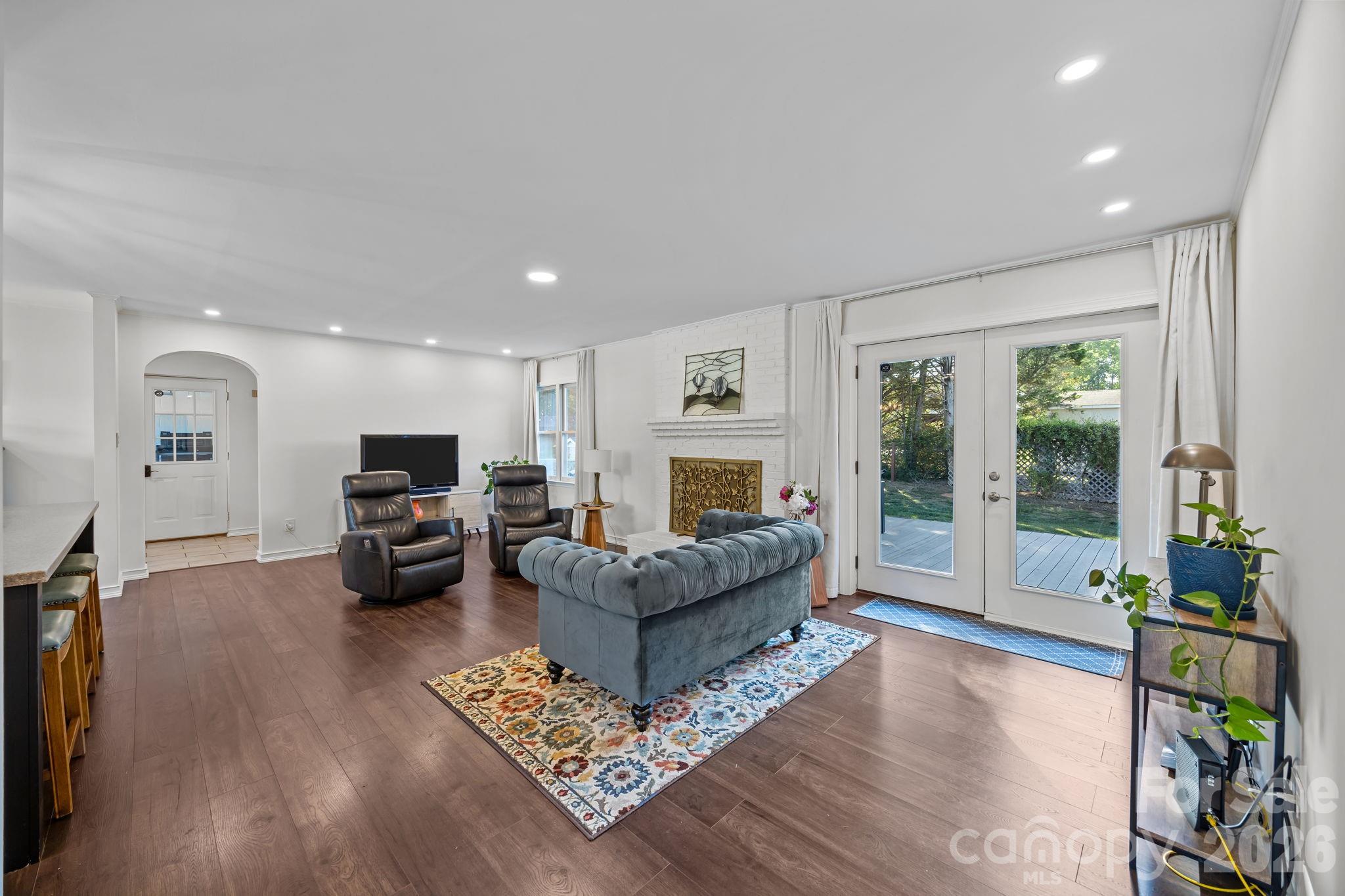 3030 Lydia Lane — Newton
