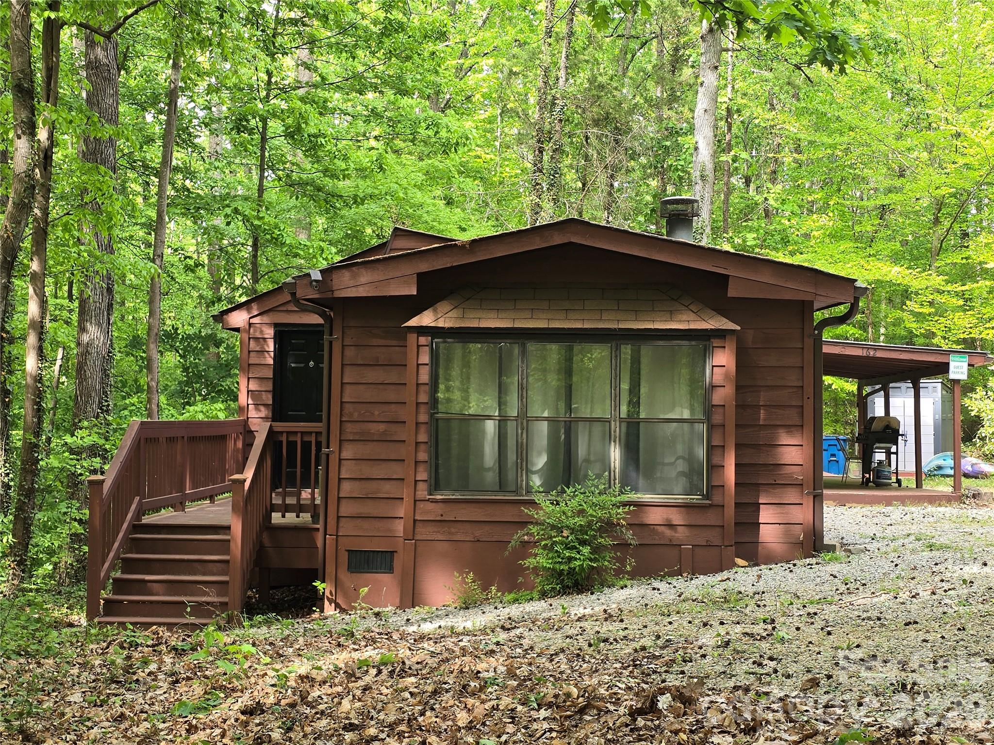162 Pineridge Drive — Mooresville