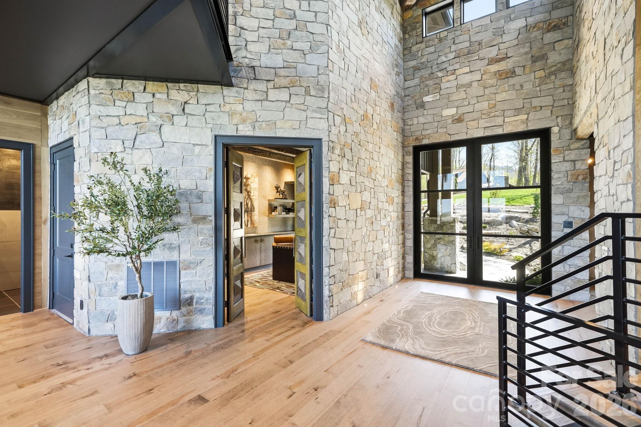 270 Osprey Drive — Banner Elk