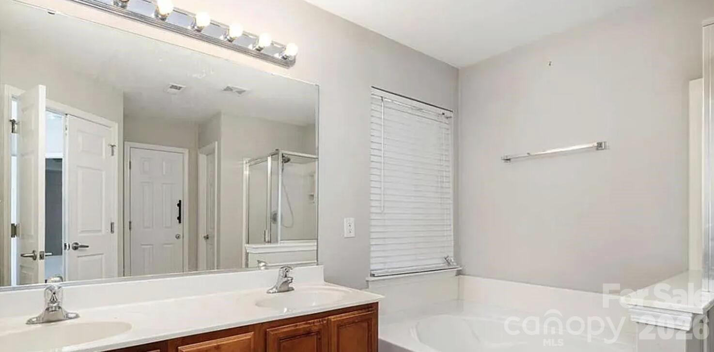 1212 Oakdale Commons Court — Charlotte
