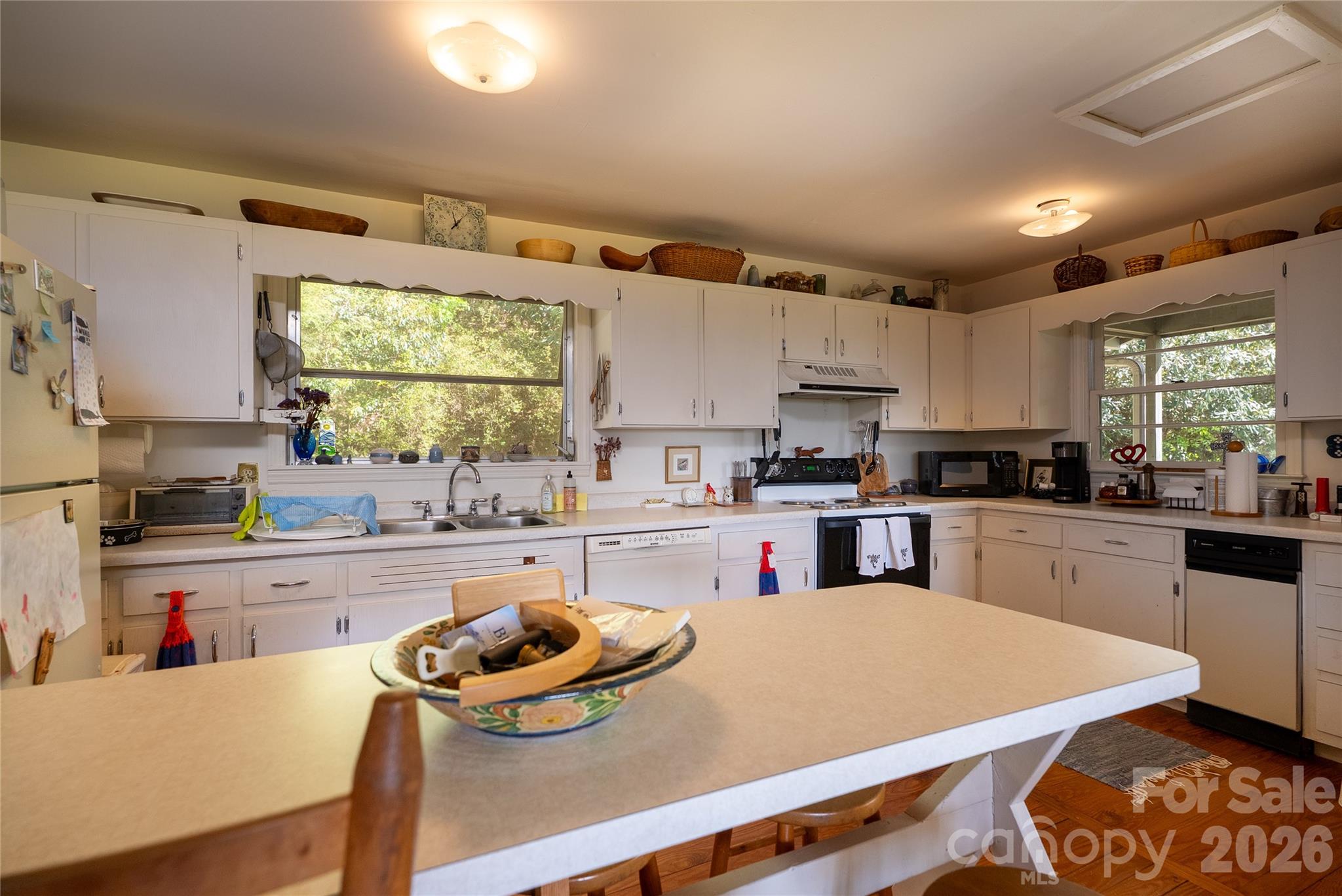 1412 N Bearwallow Road — Fletcher