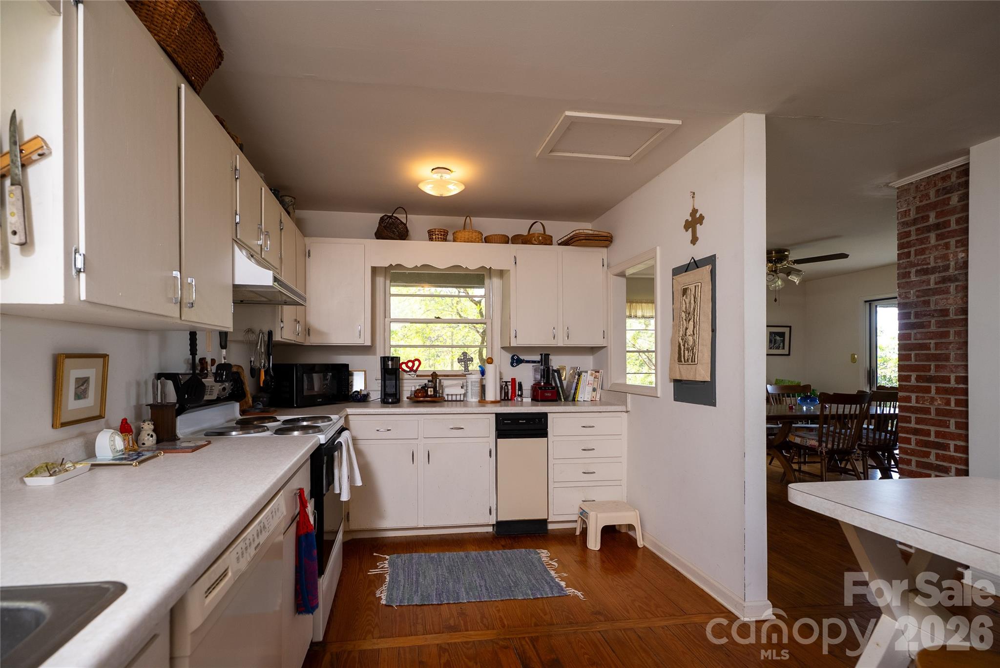 1412 N Bearwallow Road — Fletcher