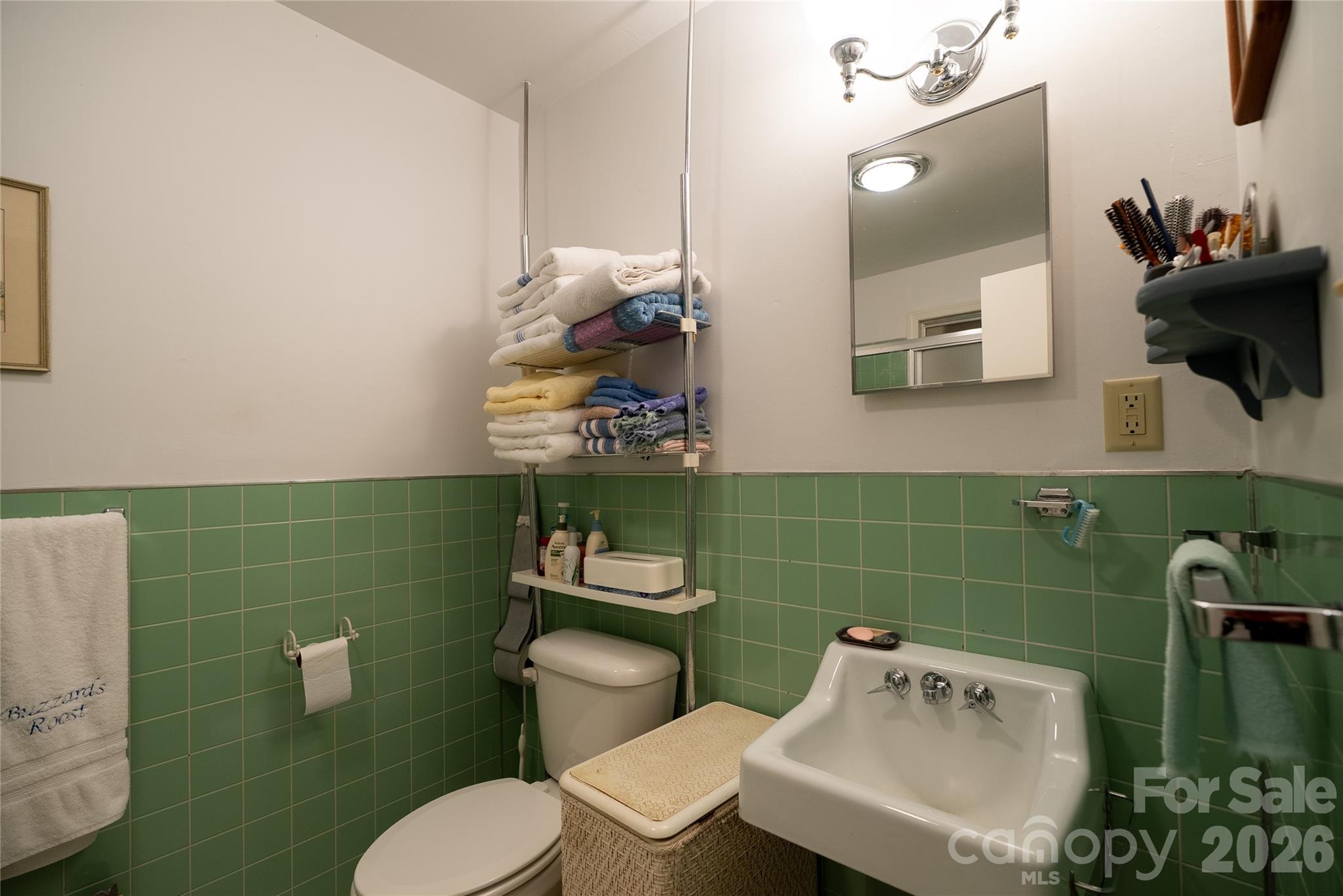 1412 N Bearwallow Road — Fletcher