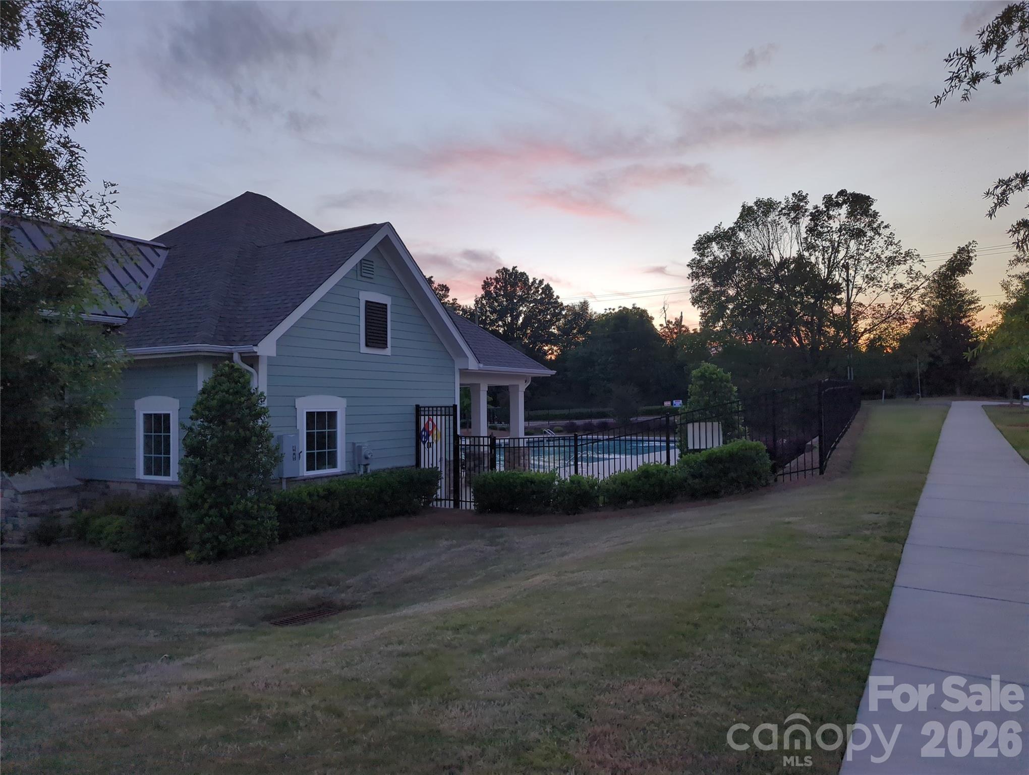 1140 Bigelow Street — Charlotte