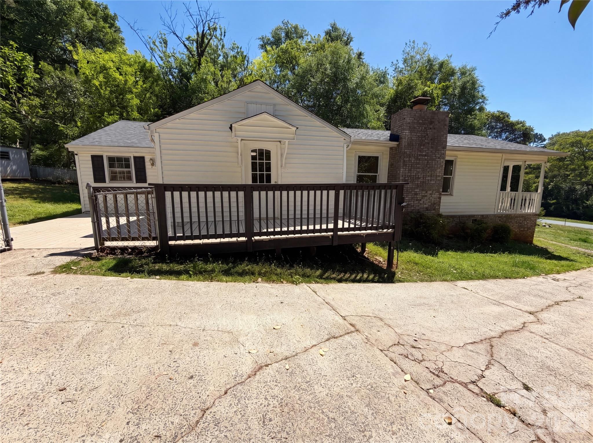 411 Ewing Drive — Belmont