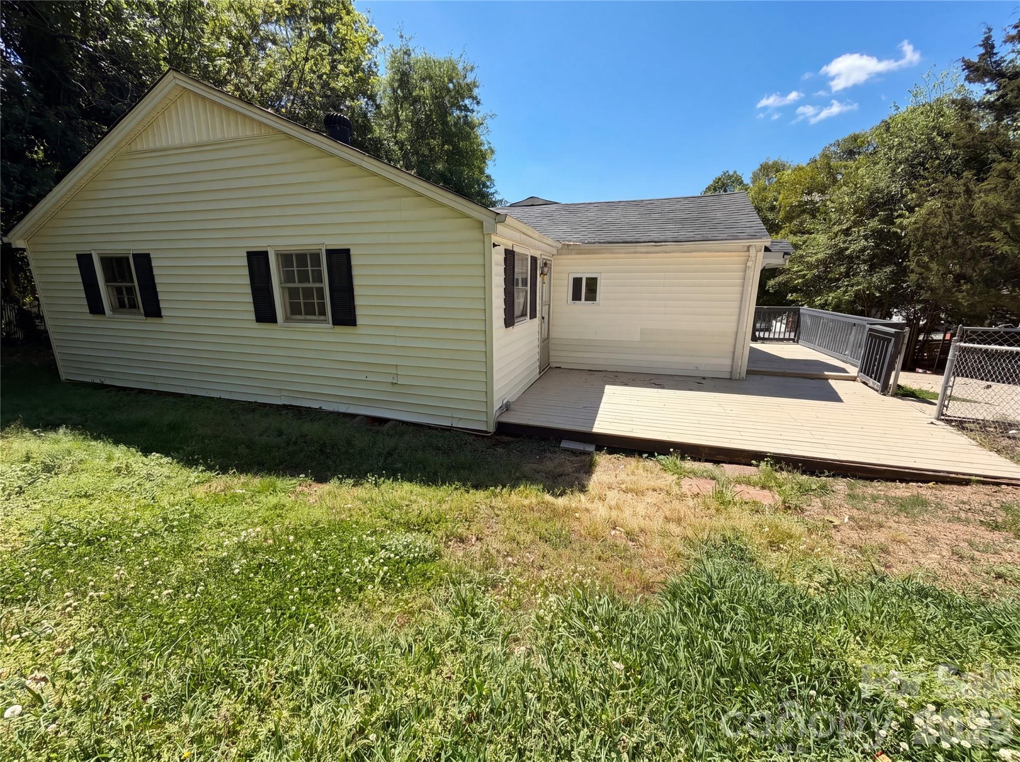 411 Ewing Drive — Belmont