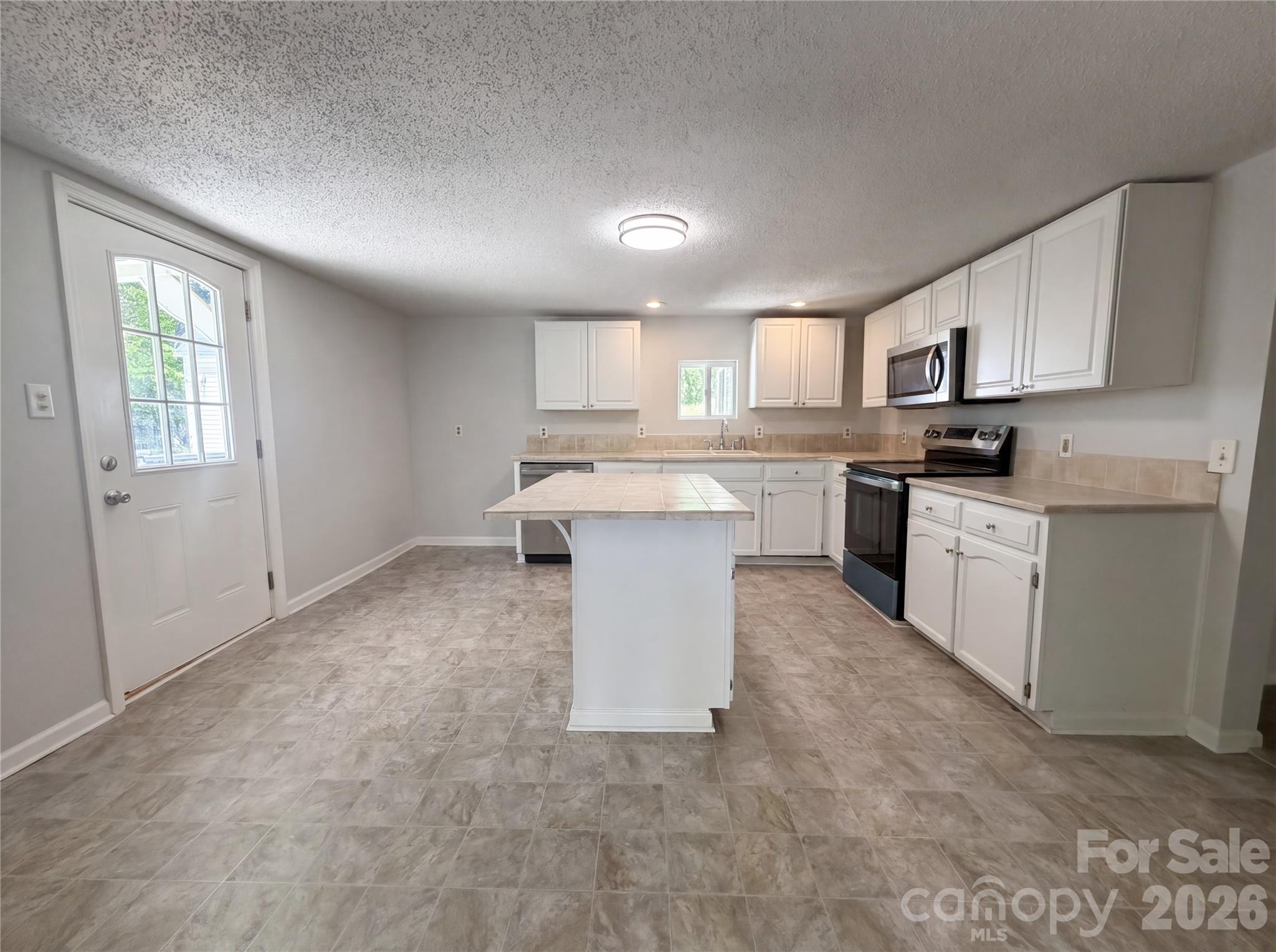 411 Ewing Drive — Belmont