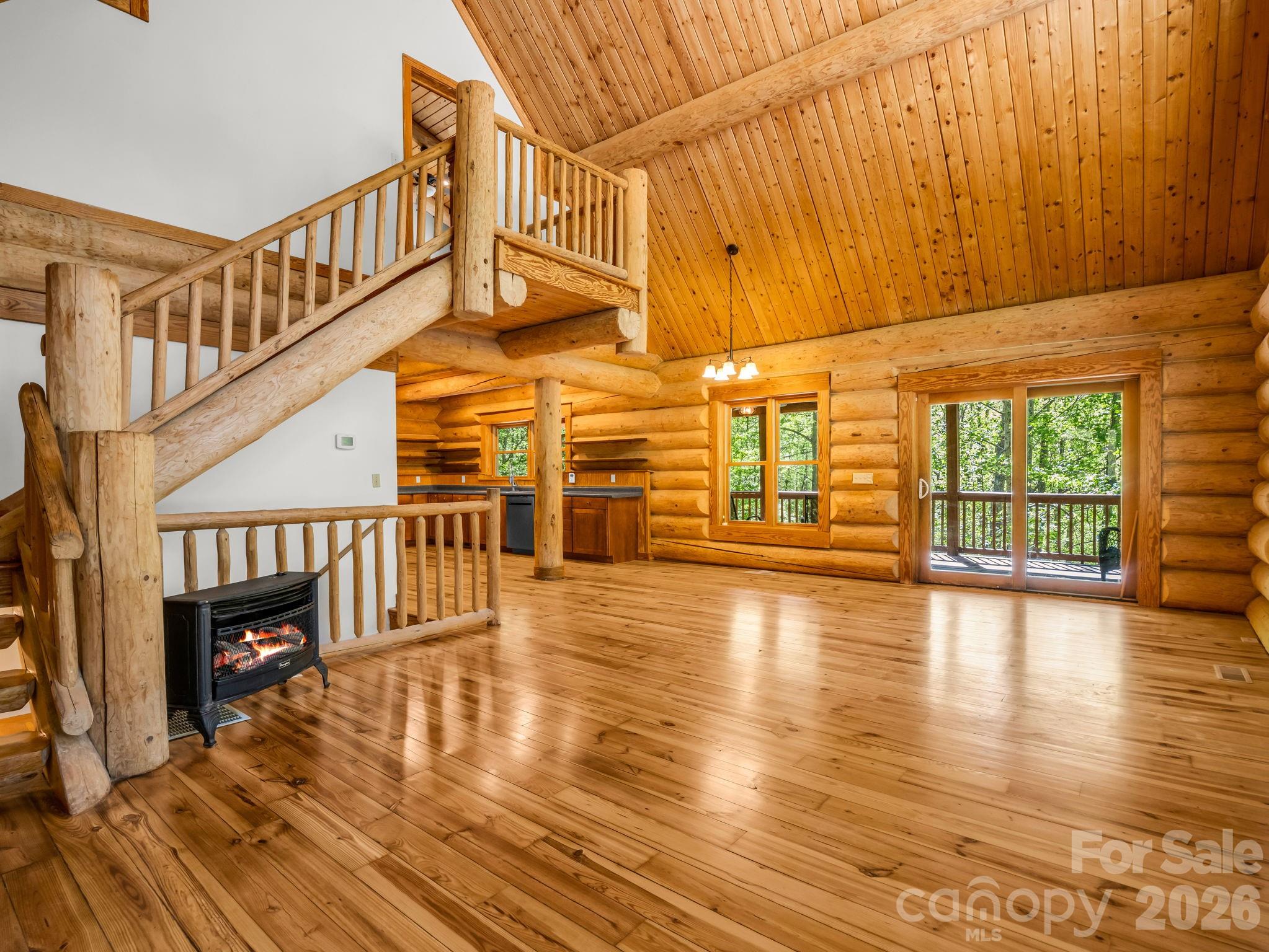 170 Old Mountain Pass — Hendersonville