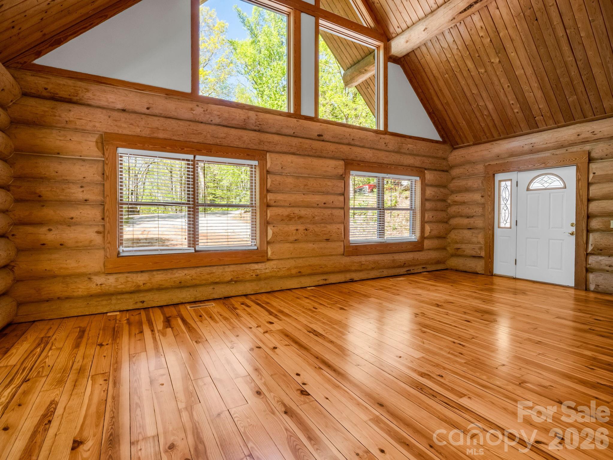 170 Old Mountain Pass — Hendersonville