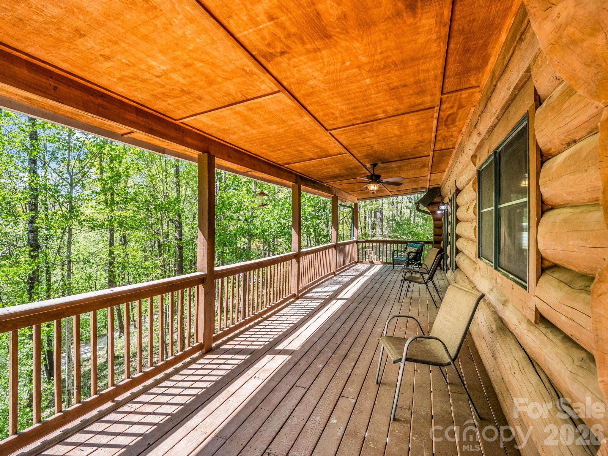 170 Old Mountain Pass — Hendersonville