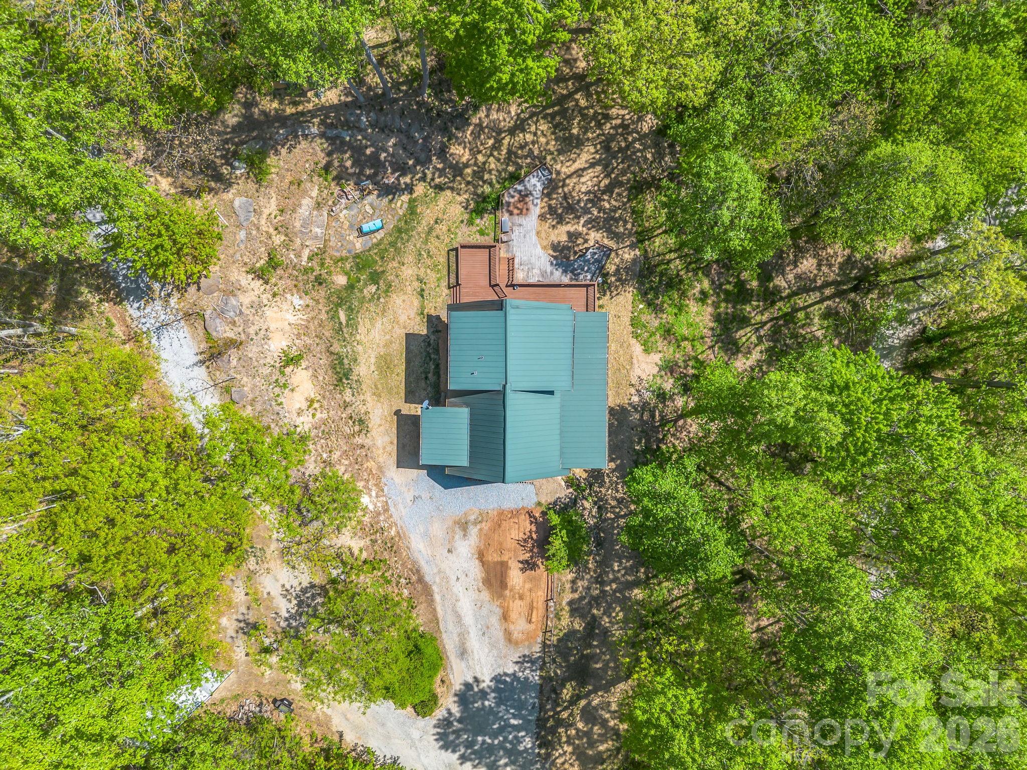 170 Old Mountain Pass — Hendersonville