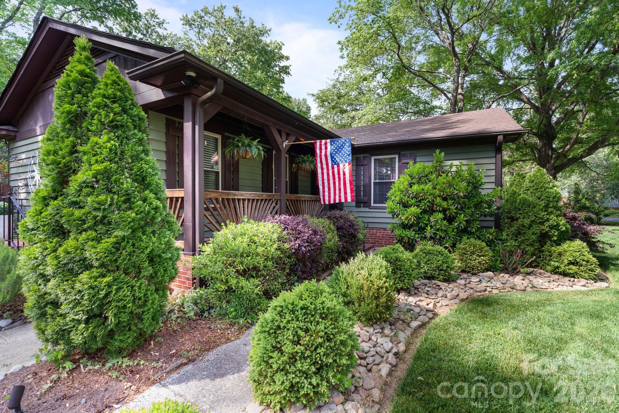 6129 Old Meadow Road — Mint Hill