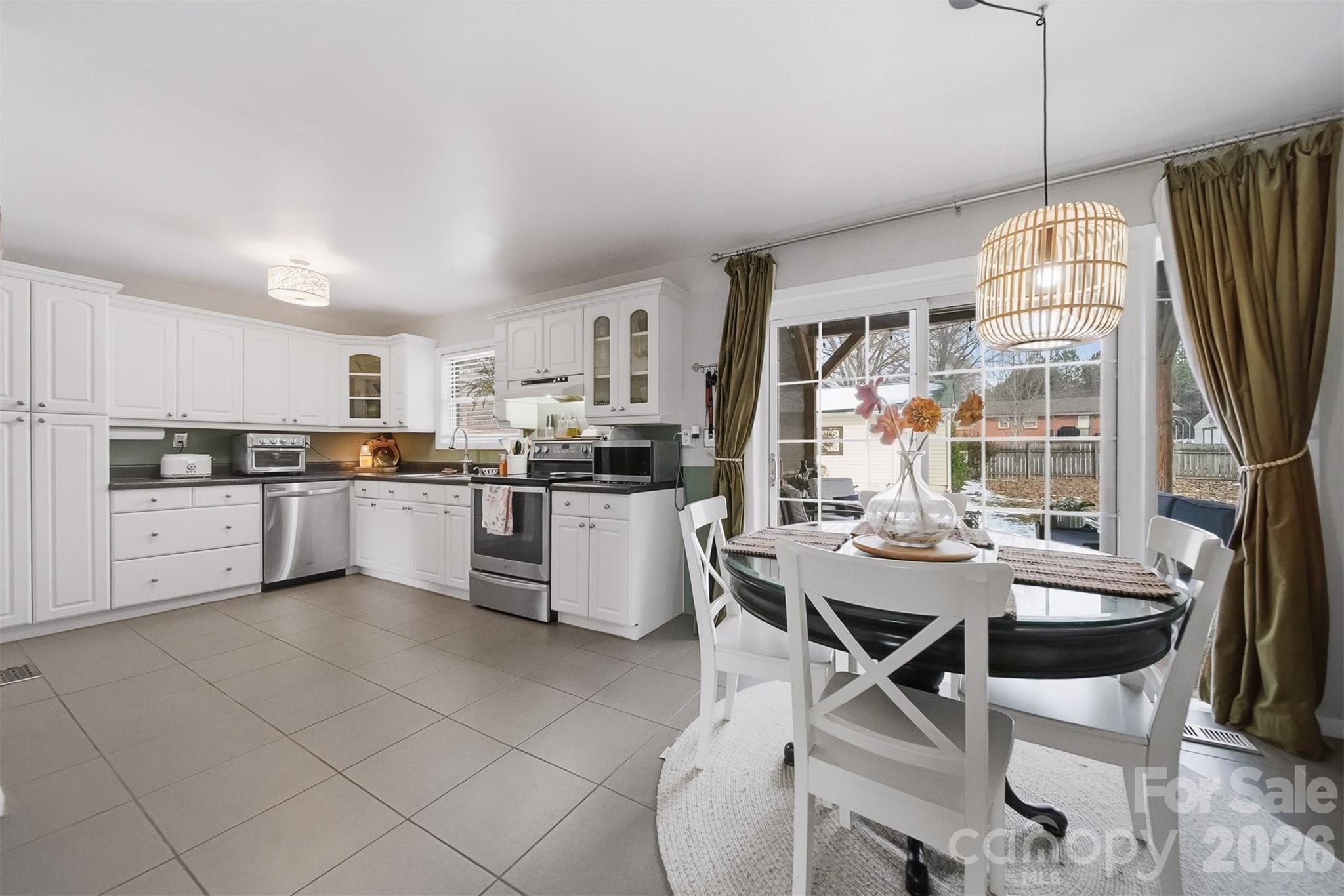 904 15th Street NW — Conover