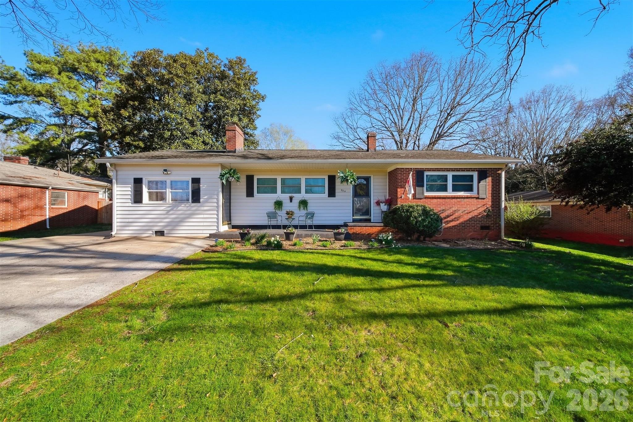 904 15th Street NW — Conover
