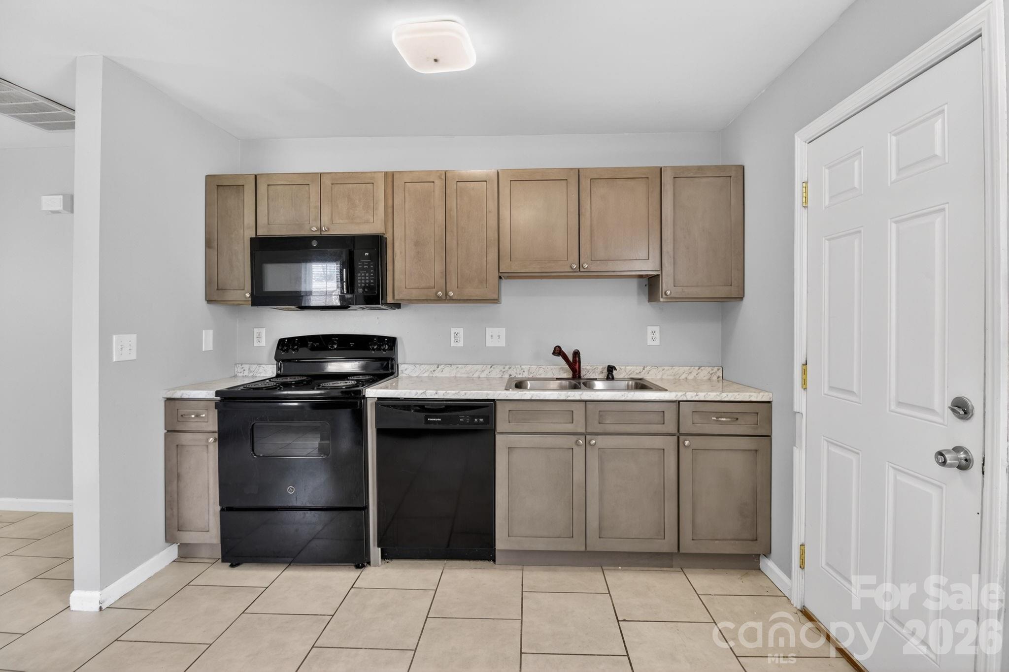 3335 Avalon Avenue — Charlotte