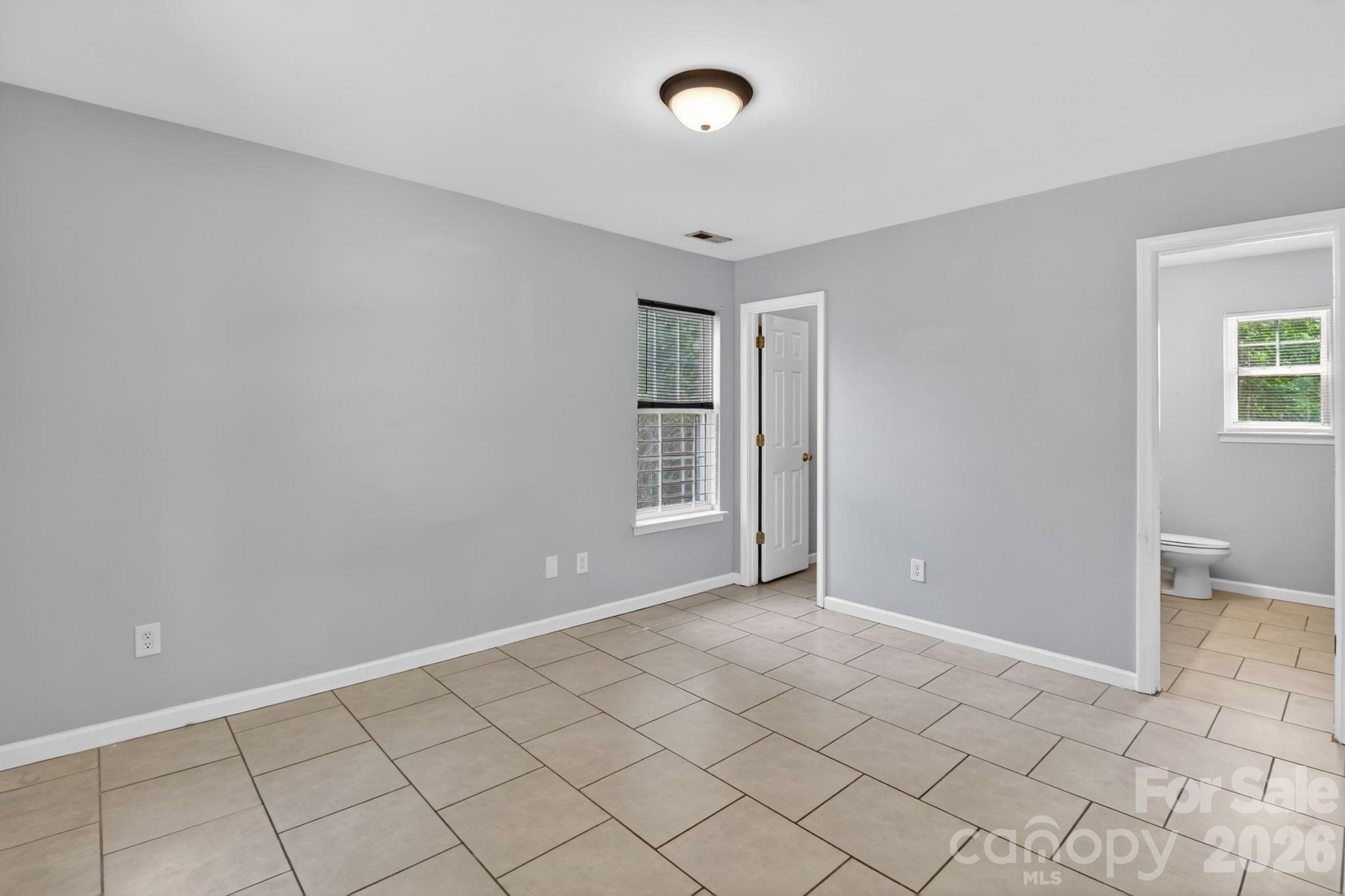 3335 Avalon Avenue — Charlotte