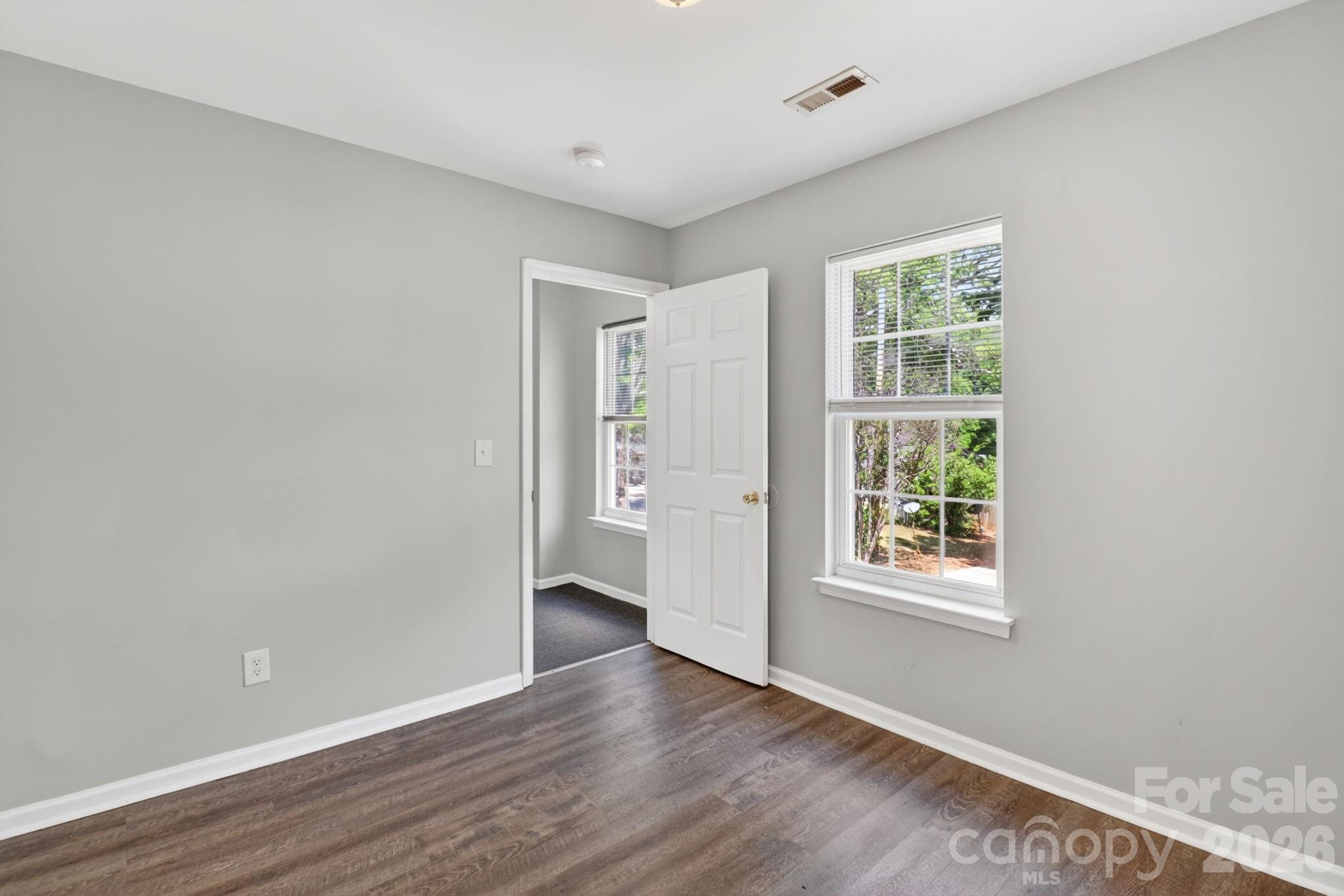 3335 Avalon Avenue — Charlotte