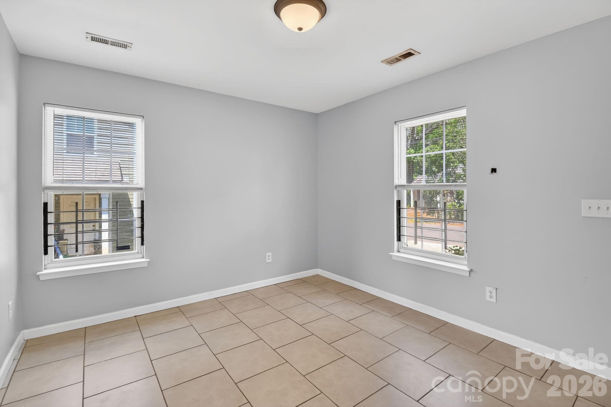 3335 Avalon Avenue — Charlotte