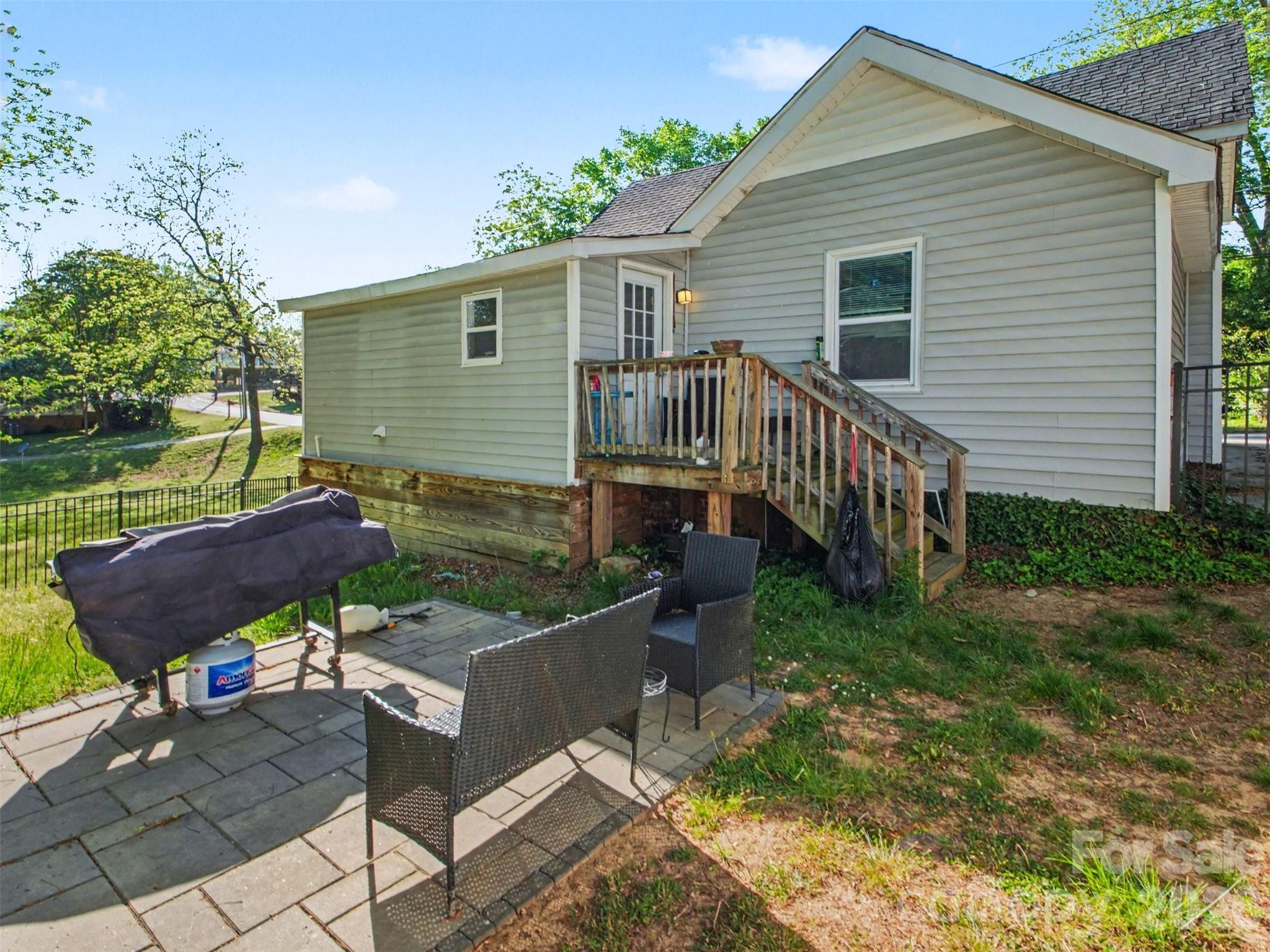 92 Saint Charles Avenue NE — Concord