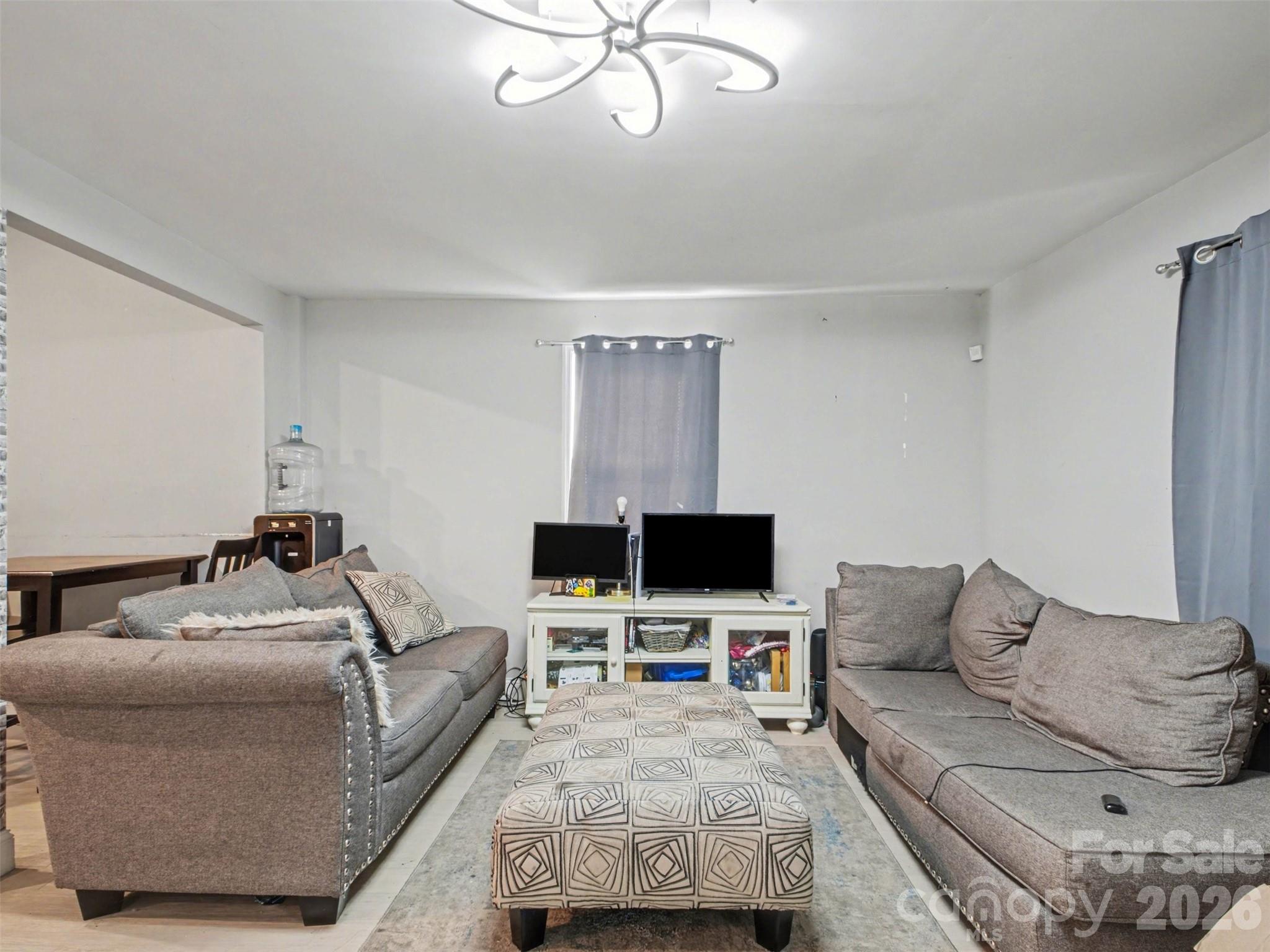 92 Saint Charles Avenue NE — Concord