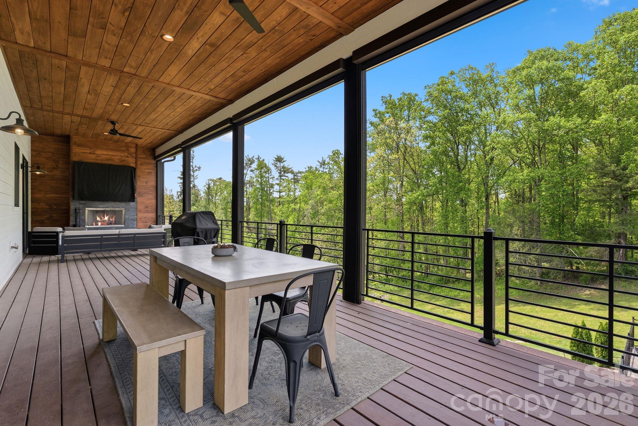 90 Gracie Lane — Weaverville