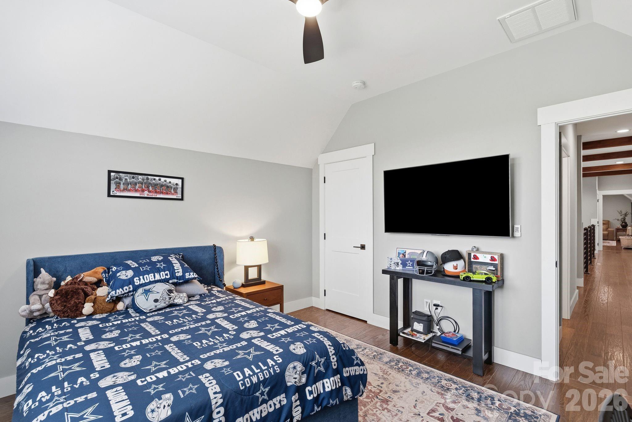 90 Gracie Lane — Weaverville
