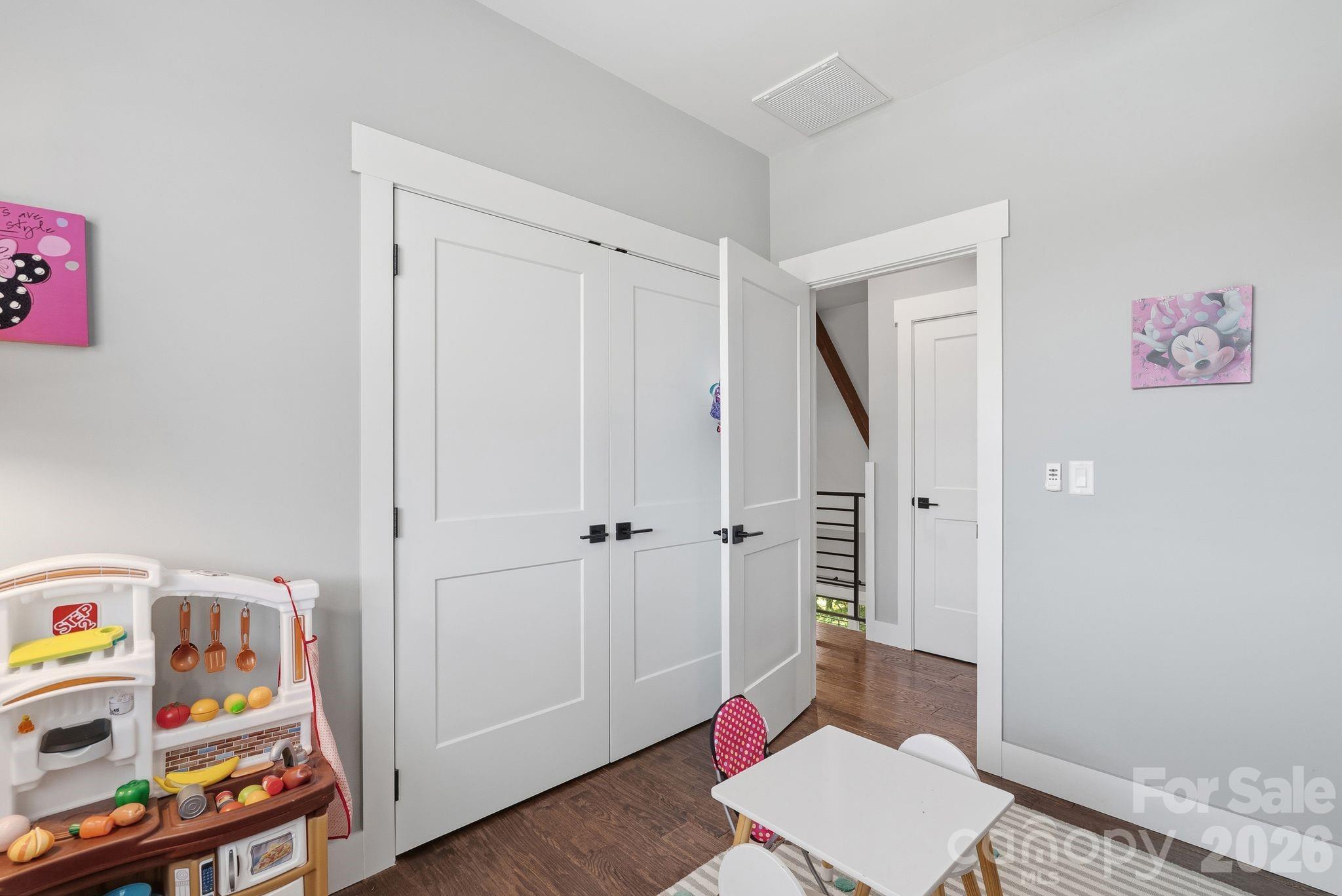 90 Gracie Lane — Weaverville