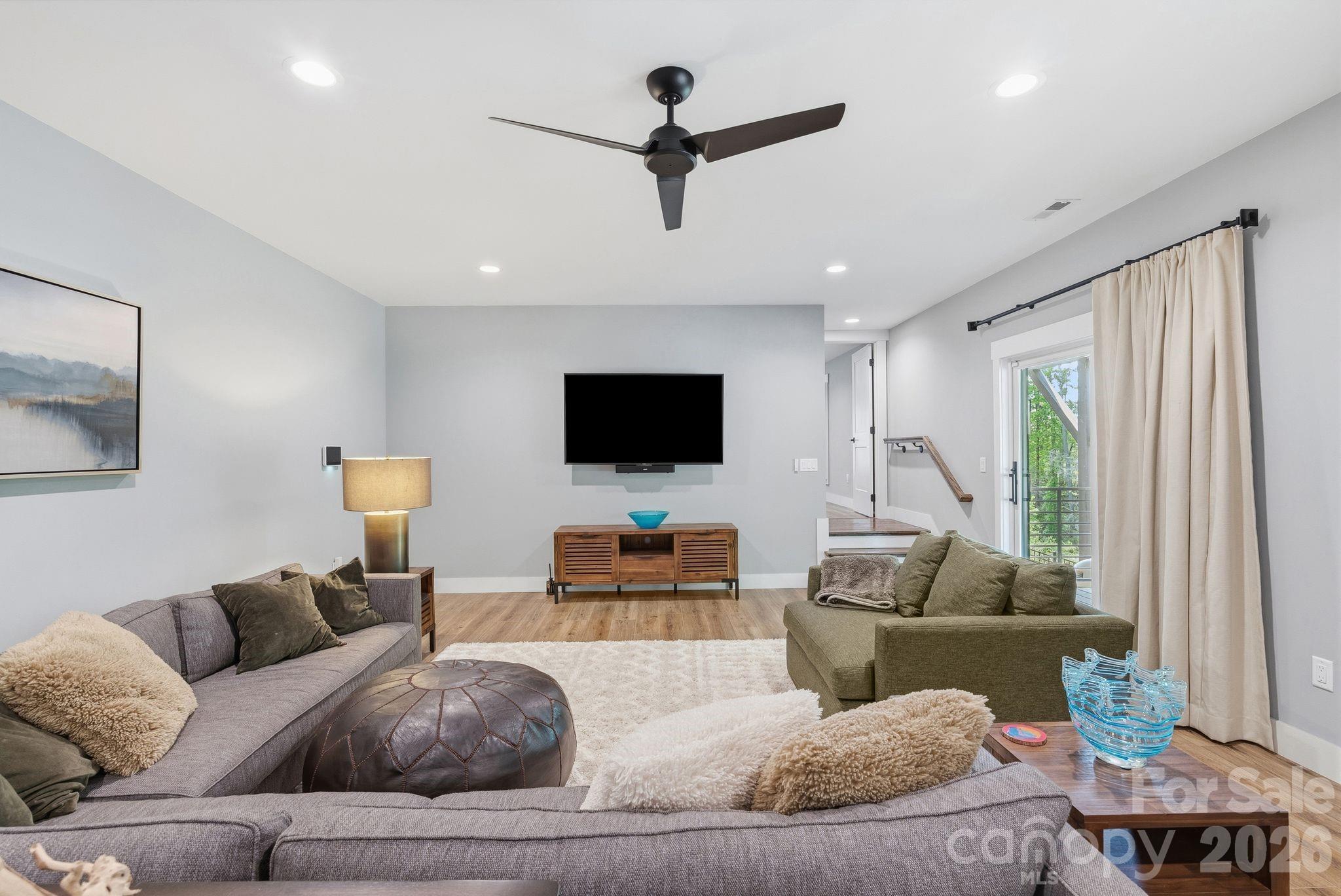 90 Gracie Lane — Weaverville