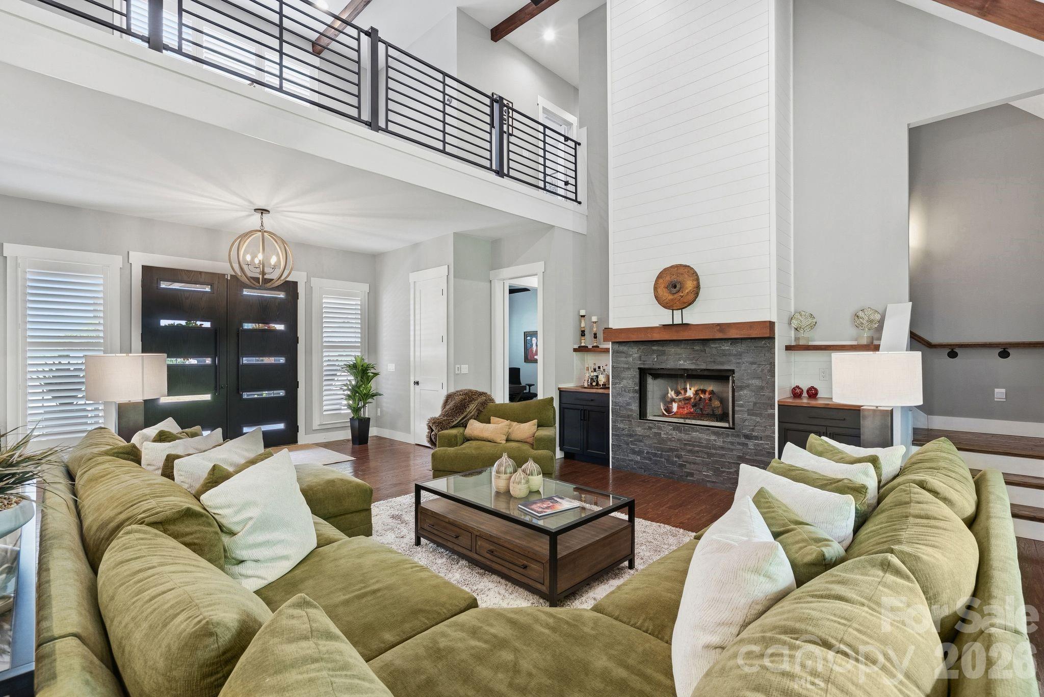 90 Gracie Lane — Weaverville