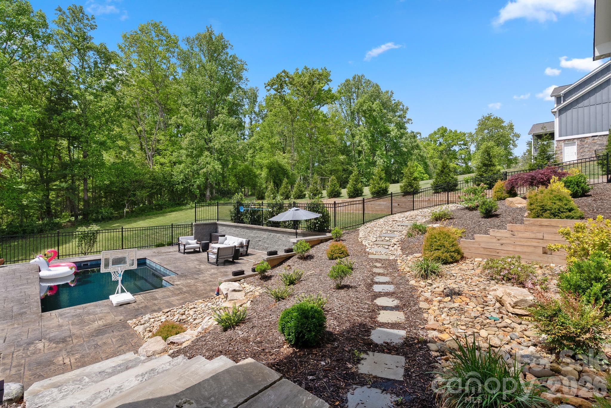 90 Gracie Lane — Weaverville