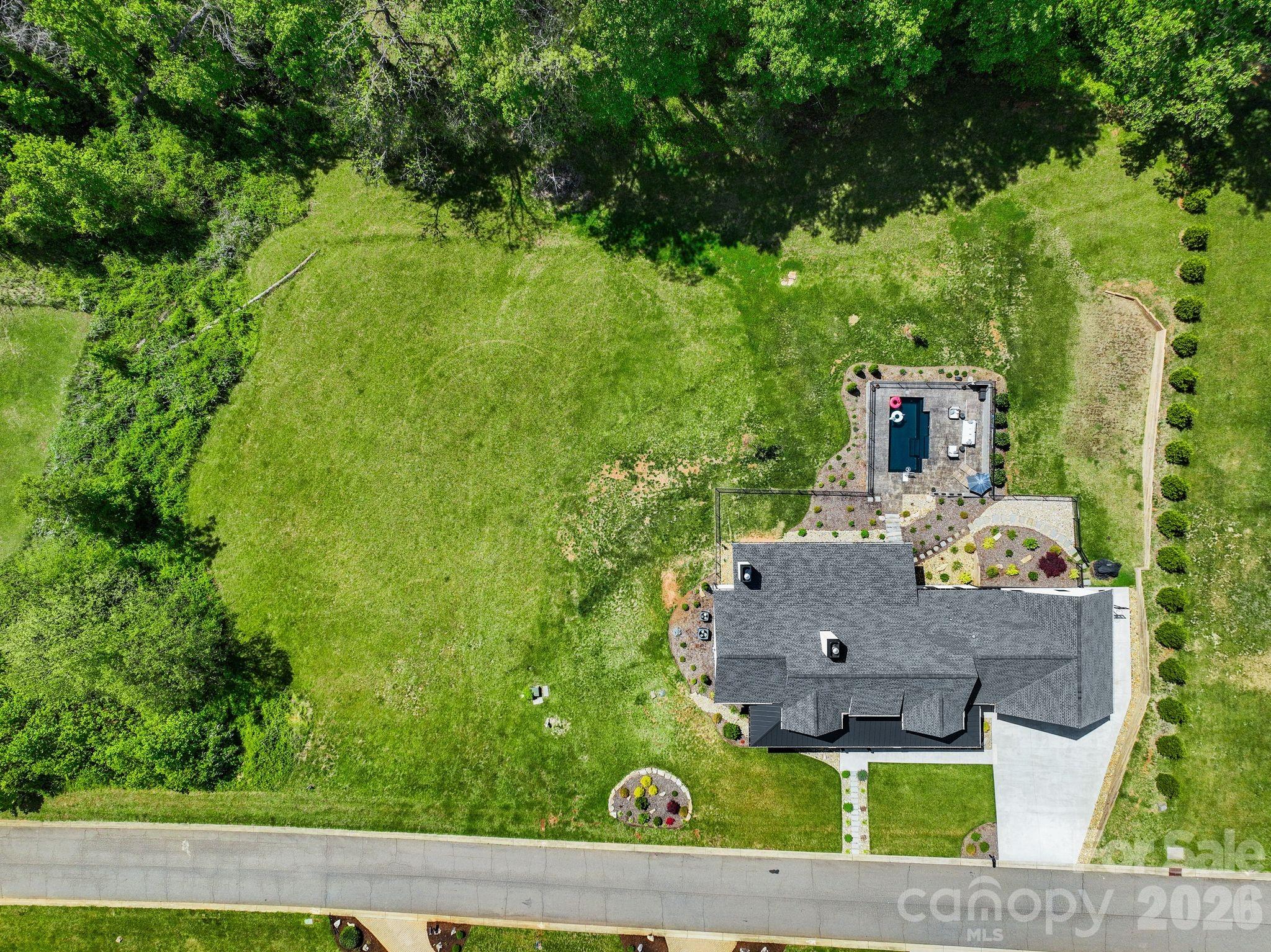 90 Gracie Lane — Weaverville