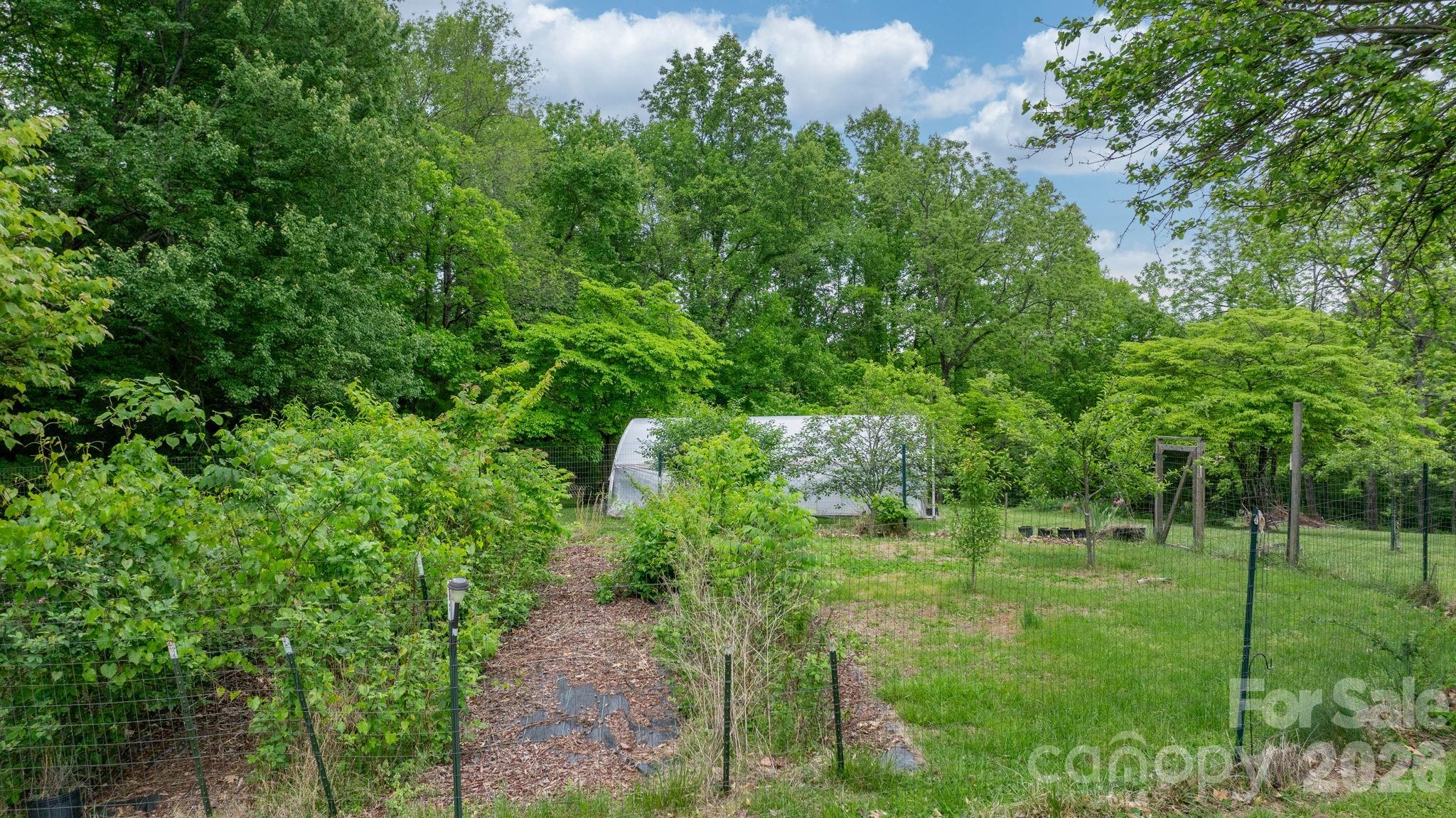 475 Hendren Road — Moravian Falls