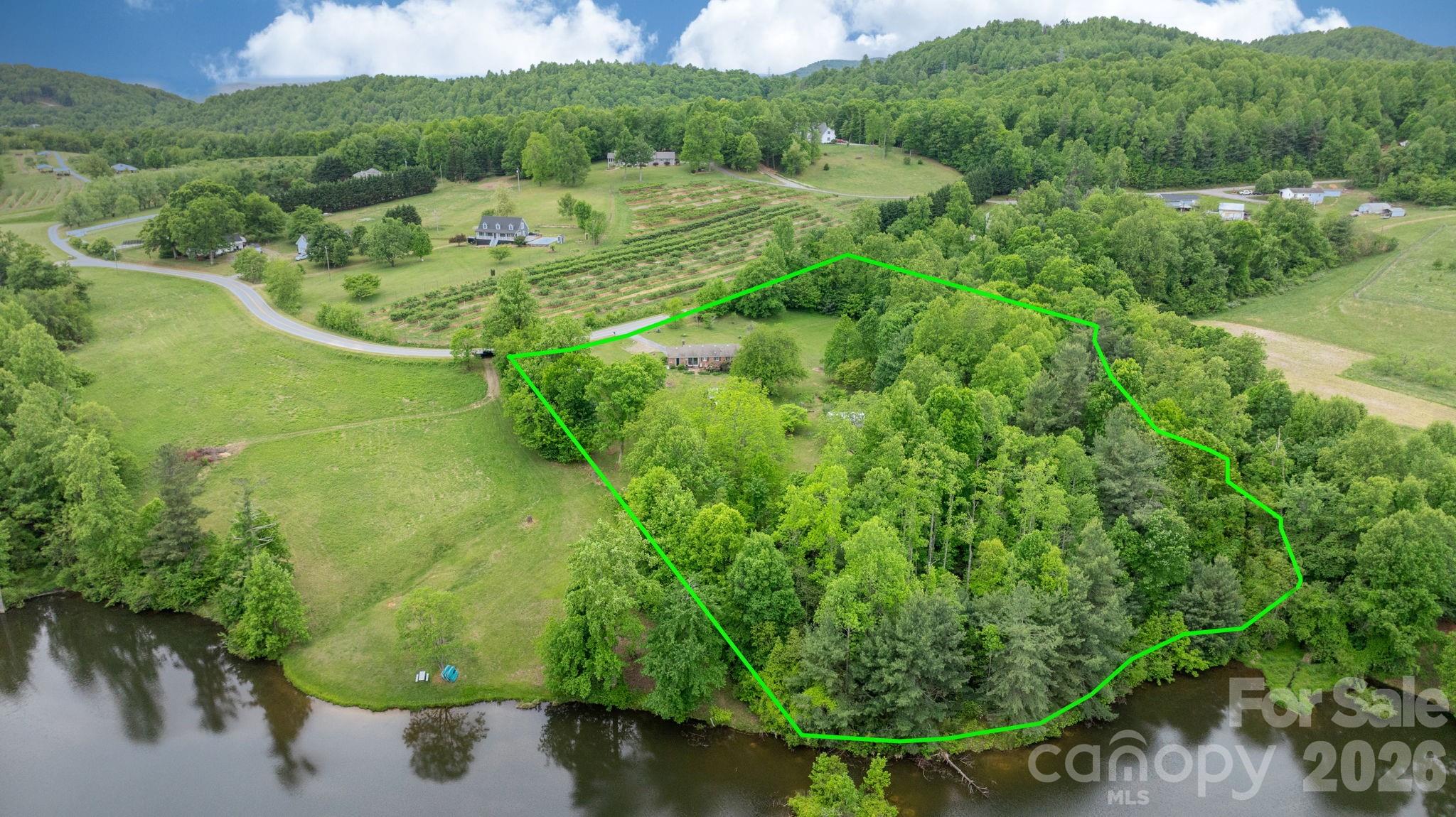 475 Hendren Road — Moravian Falls