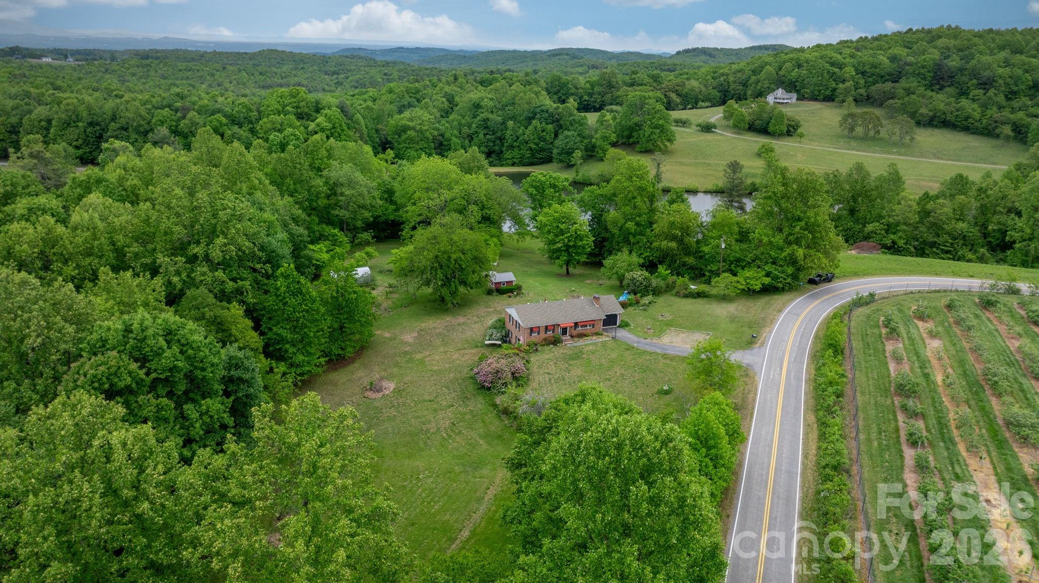 475 Hendren Road — Moravian Falls