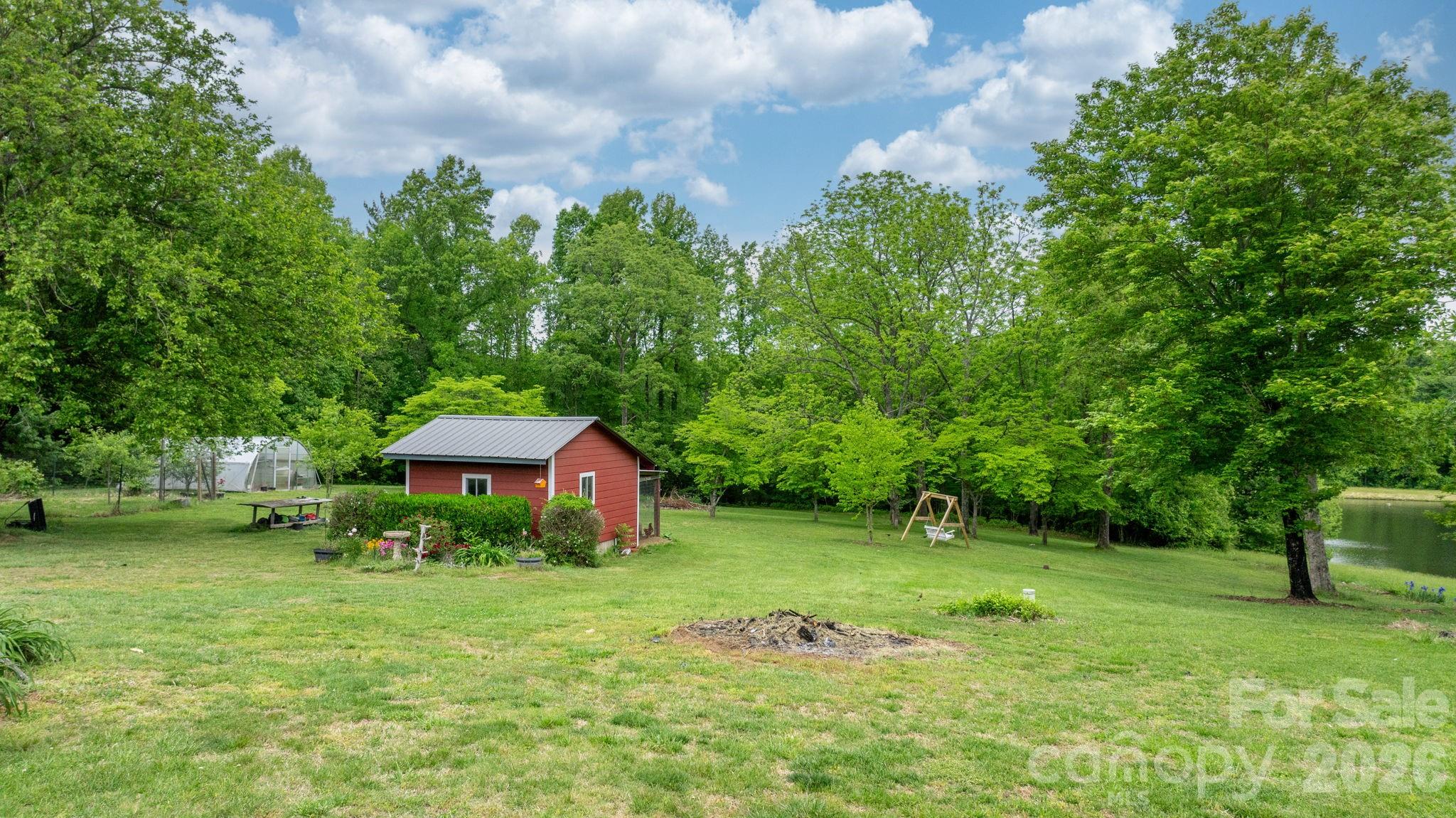 475 Hendren Road — Moravian Falls