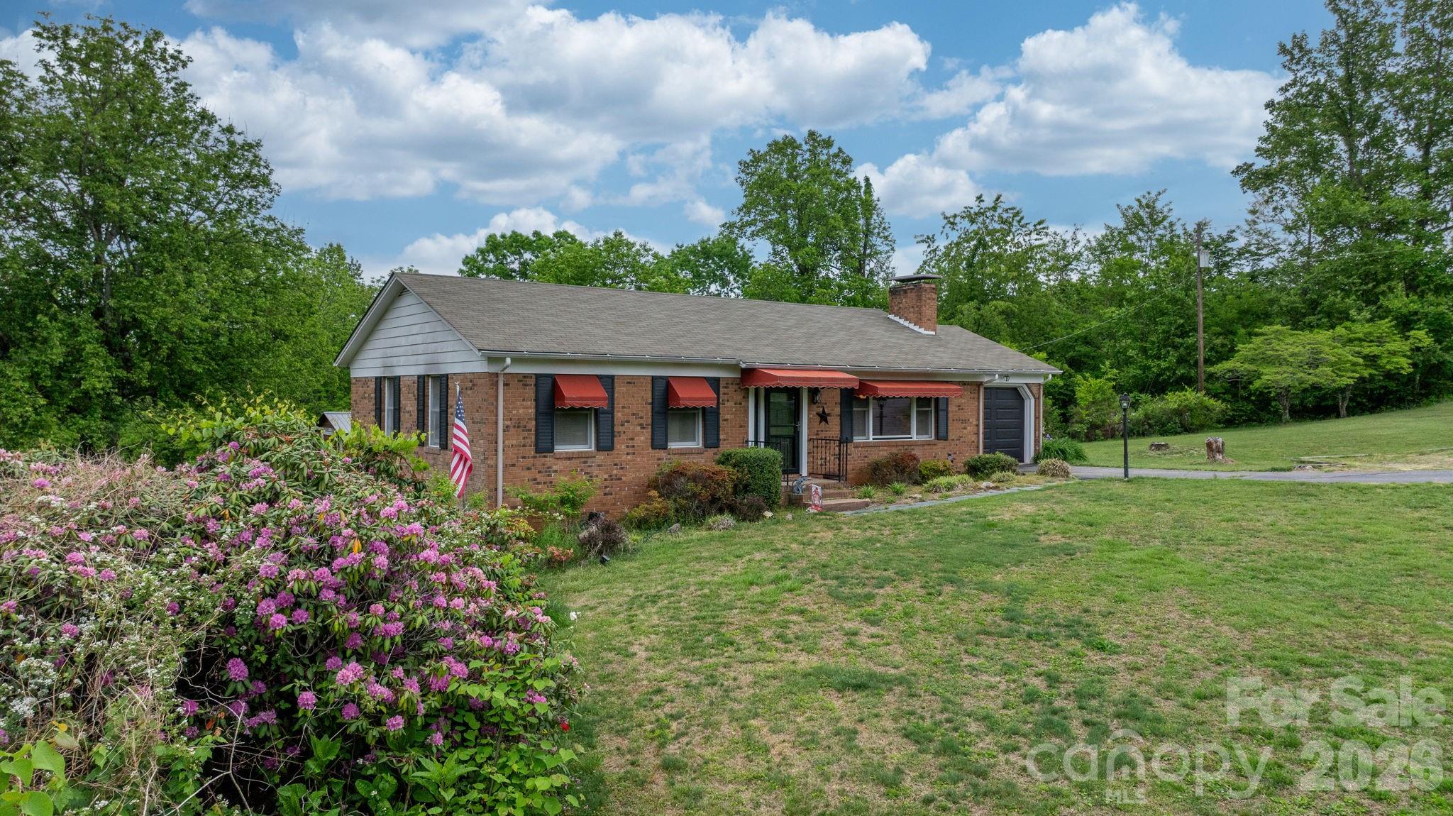 475 Hendren Road — Moravian Falls
